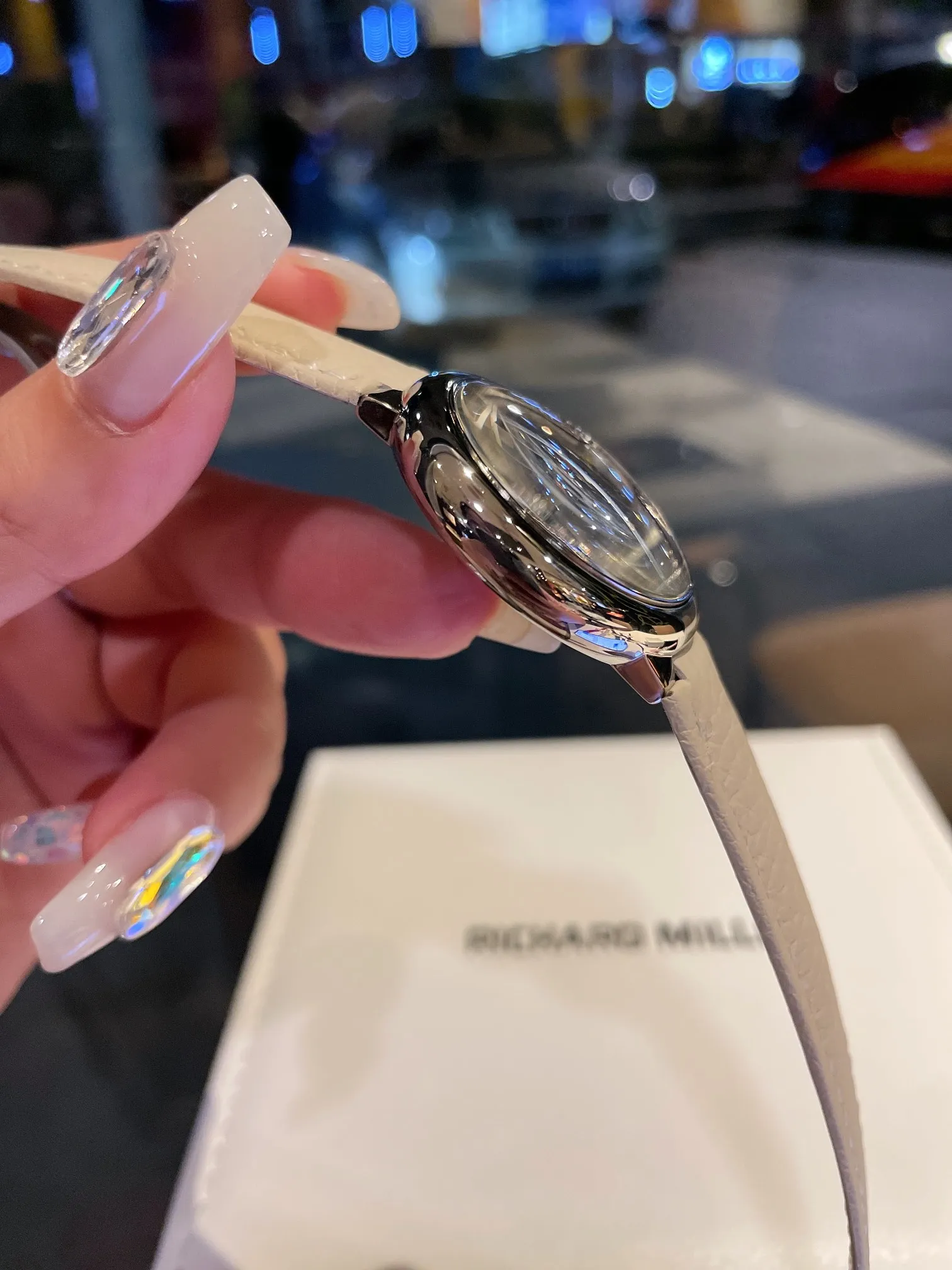 【High-end replica】💰1240! Cartier full diamond women's watch ✔️The most popular color, a perfect healing color/very temperamental color, the pebbled leather has just the right saturation, the delicate sheepskin is super soft and comfortable to wear. The key is the super showy white color❗️ Cartier blue balloon with diamond surface💎Gold is luxurious and noble. The real thing is super beautiful💋Swiss quartz size 36mm. Highly recommended to buy [Wow]