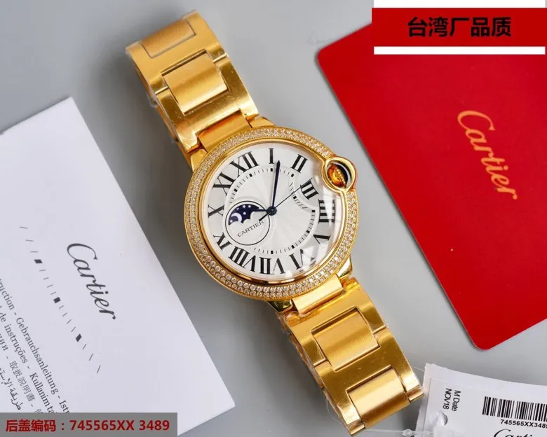 【High-end replica】💰2900! [Taiwan factory 40 size configuration Japanese machine 8217 True Star series, please note that it is mechanical, not quartz,]🌹Cartier Blue Balloon Star series, this series of watches is famous for its delicate style and elegant style in the Cartier watchmaking industry. Of course, this watch must have such characteristics. The color of the stainless steel case makes the watch as light as a balloon, and the blue crown seems to have disobediently deviated from the original planned trajectory, like a playful couple. The Roman numerals on the dial look retro and deep, decorated with guilloche patterns and sword-shaped hands. The entire watch gives people a delicate and considerate feel. Isn’t this what couples need? Built-in: Japanese Citizen fully automatic machine, water drop (fish eye bubble) sapphire glass mirror, highly waterproof, burnt steel blue pointer color, head curvature🎈