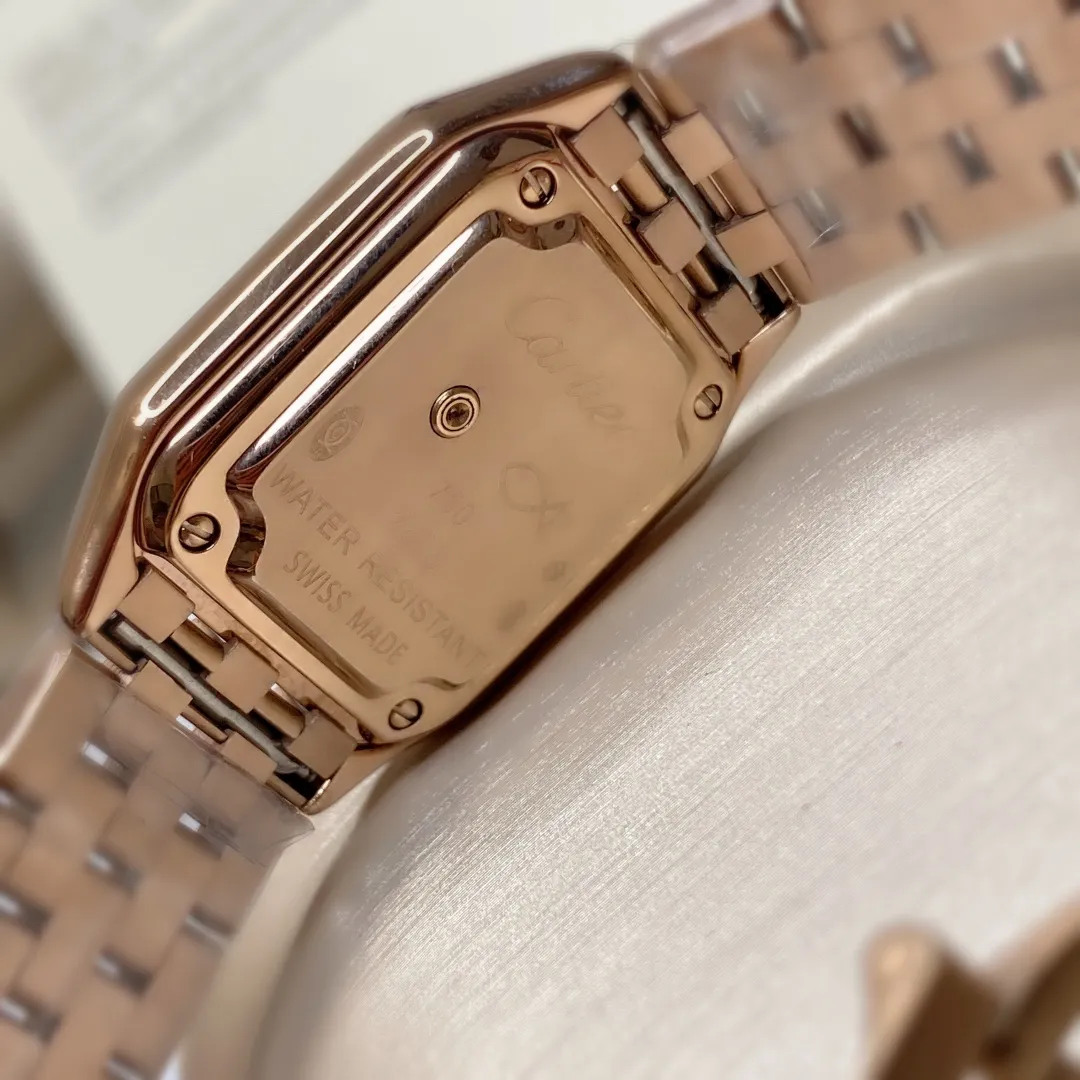 2021 Summer New Style 𝐯𝐜𝐚 𝐅𝐚𝐜𝐭𝐨𝐫𝐲 Produced by Cartier Cheetah without handle Brand: 𝐂𝐚𝐫𝐭𝐢𝐞𝐫·Cartier™️ Series: 𝐏𝐀𝐍𝐓𝐇𝐄𝐑𝐄 𝐃𝐄 (Japanese バージョン) Movement: Swiss quartz Size: 𝟐𝟐/𝟑𝟎𝐦𝐦 small, 𝟐𝟕/𝟑𝟓𝐦𝐦 medium Material: 𝟑𝟏𝟔 stainless steel Button: original pull button Function: hour hand