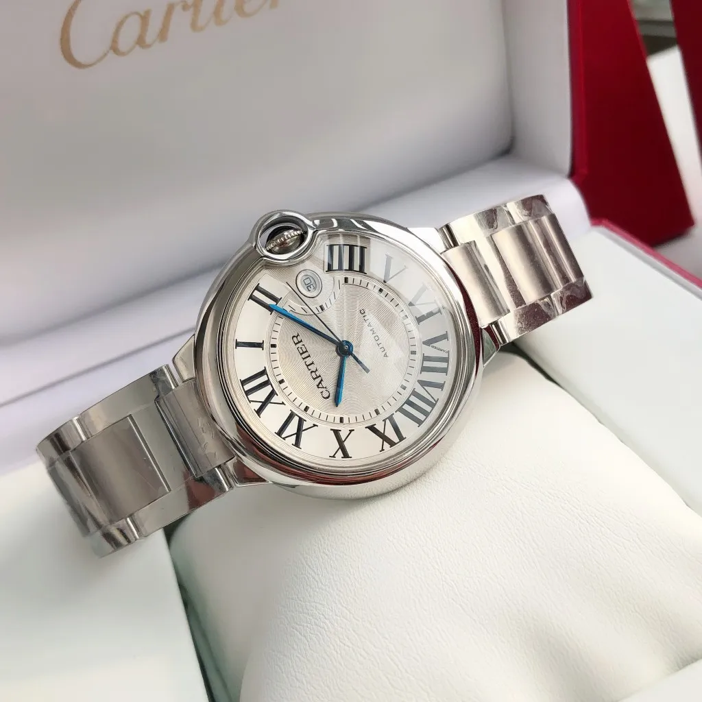 [High-end replica] 💰1080 men and 560 women! [Customized all-in-one machine] 💰1920 men and 1180 women! Cartier Blue Balloon 33mm, 42mm Couple Matching Blue Balloon [Color] More beautiful combinations are waiting for you to discover [Upon appearance, heavily honed] After many years of long-term development, it has finally become a sharp weapon, the first choice for love, a hot-selling hot model [Color] The 42mm men's model of the Blue Balloon series is equipped with imported 9015 all-in-one machine movement, and the details of the shell appearance are exquisite and beautiful The 33mm women's model is equipped with the original Seiko NH05 movement, which is as thin as 10.8mm, slender and round, and vividly reproduces the essence of the original genuine product. Based on the above-mentioned details, the overall shell shape and appearance lines are beautiful and highly integrated, integrating multiple high-end craftsmanship!