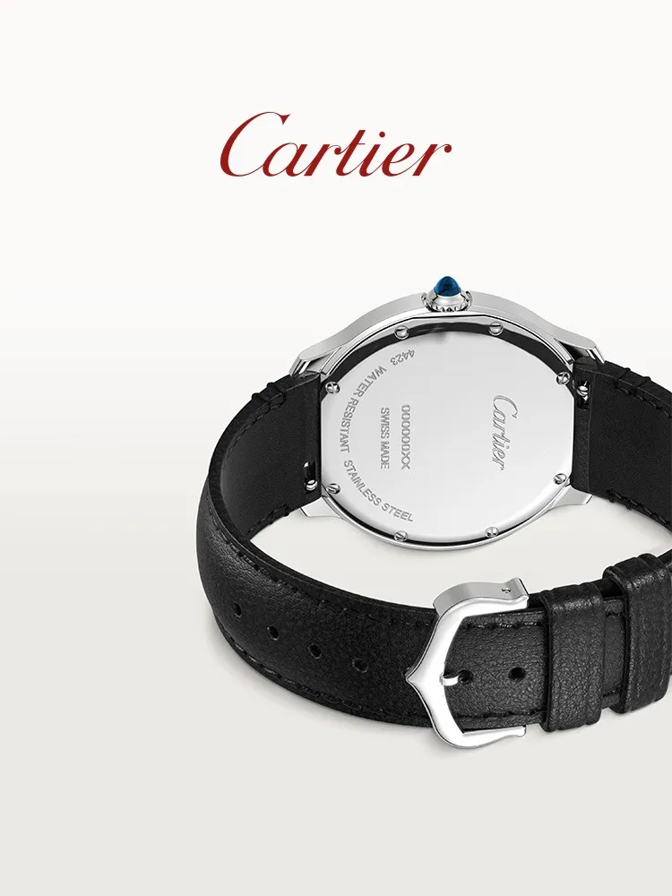 [High-end replica] 💰1120 each! 💜Cartier Ronde Must London series quartz watch! The tag, bottom cover, and warranty card have the same three numbers. The new London RondeMust series watch has a new dial: the bezel is more plump and rounded, and the silver sandblasted dial is equipped with minute and second tracks and embossed decoration! Simple and elegant, timeless. Unique crown: set with a cabochon spinel! Exquisite and elegant, it highlights the style of the watch. The size is small 29mm*7.54 and medium 36mm*7.54.