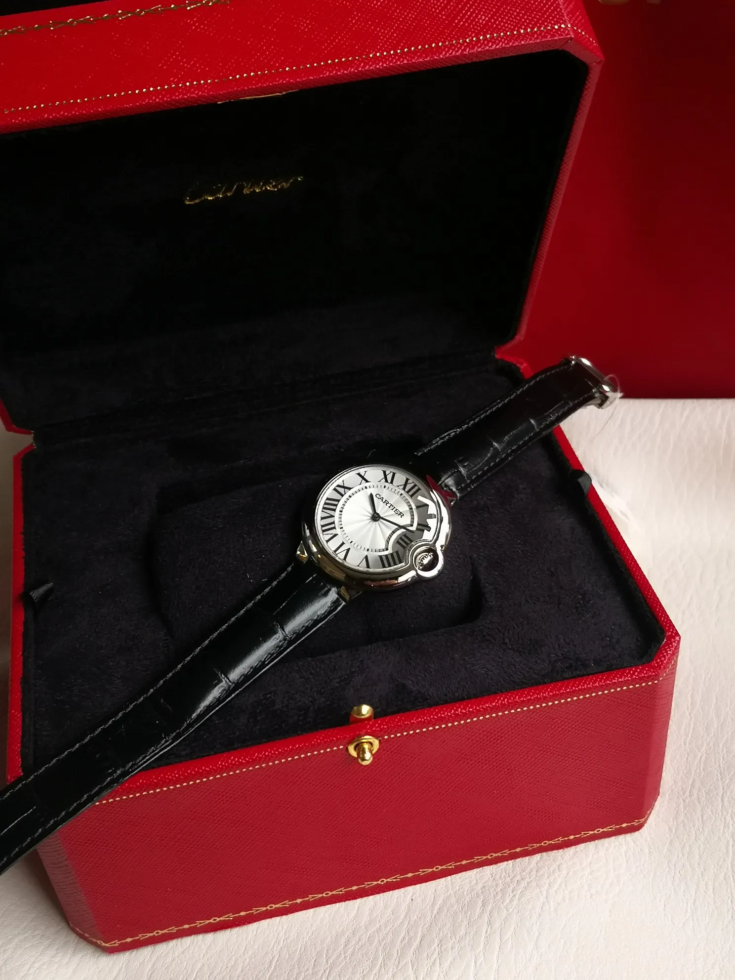 【Taiwan Factory】💰1720! 【Top replica】💰2800! Cartier Blue Balloon series watch (guilloché dial, sword-shaped blue steel hands, quartz, 33mm), pays tribute to the retrograde, God bless the world! This picture was taken as a top-notch replica!