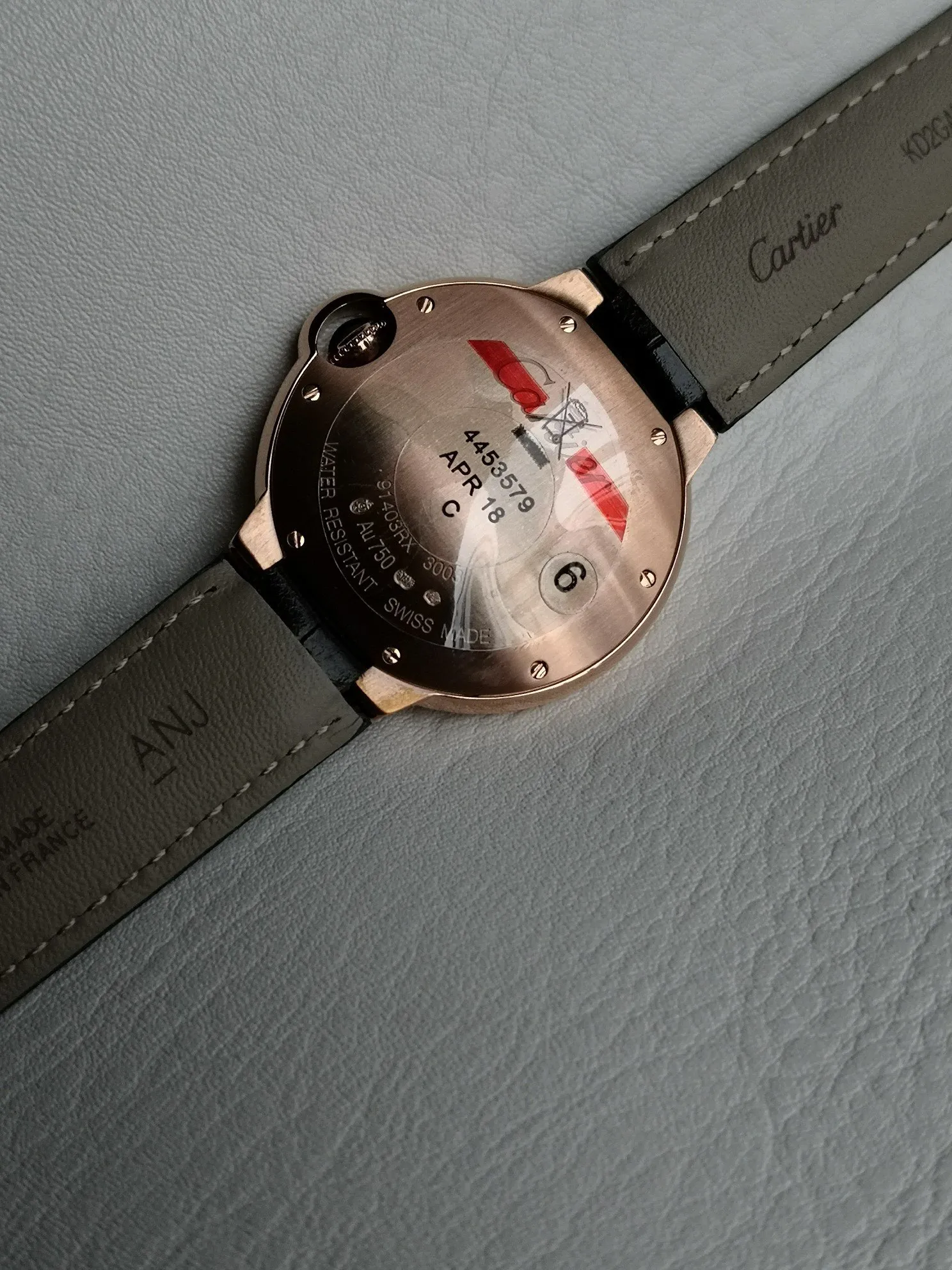 【Taiwan Factory】💰1720! 【Top replica】💰2800! Cartier Blue Balloon series watch (guilloché dial, sword-shaped blue steel hands, quartz, 33mm), pays tribute to the retrograde, God bless the world! This picture was taken as a top-notch replica!