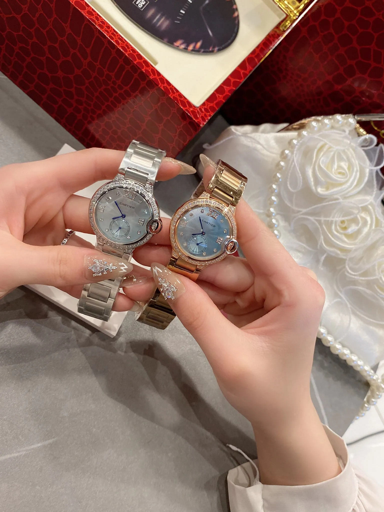 【High-end replica】💰1040! Cartier The perfect healing color/very temperamental color, the saturation of the pebbled leather is just right, the delicate sheepskin is super soft and comfortable to wear ✨Natural creamy feel, not too small and fresh, the key is to be super high-end❗️ Cartier blue balloon inlaid with diamond pearl shells🐚 face🌃starry sky movement Luxurious and beautiful in kind💋Swiss quartz size 36mm Highly recommended to buy!