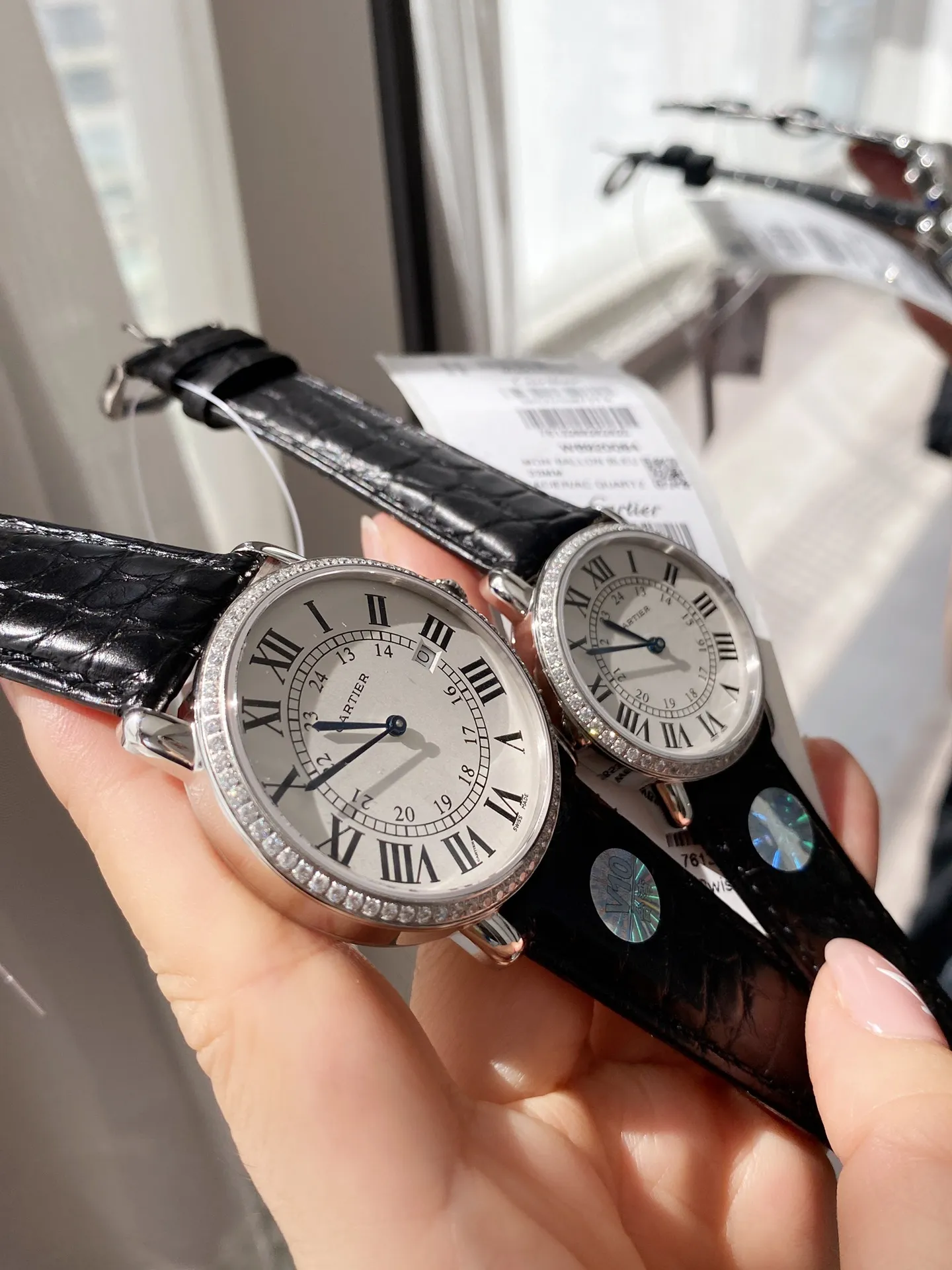 【Foreign Trade Import】💰1440 each! The highest version of the original model in the Cartier market, the Cartier London series couple watch! Diameter: 40mm for men, 29.5mm for small! Double sapphire glass (not other versions of flat glass). Made with genuine American crocodile leather and equipped with original Swiss Ronda quartz movement! Flash sale of all versions on the market, V10 is an ingenious work from the Taiwanese factory, it’s worth owning.