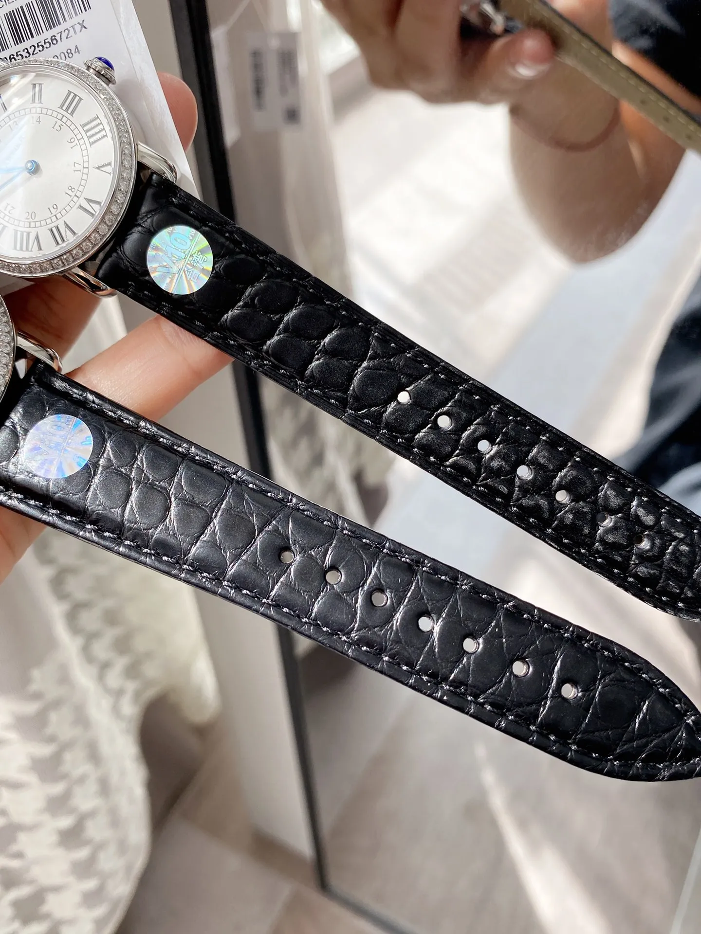 【Foreign Trade Import】💰1440 each! The highest version of the original model in the Cartier market, the Cartier London series couple watch! Diameter: 40mm for men, 29.5mm for small! Double sapphire glass (not other versions of flat glass). Made with genuine American crocodile leather and equipped with original Swiss Ronda quartz movement! Flash sale of all versions on the market, V10 is an ingenious work from the Taiwanese factory, it’s worth owning.