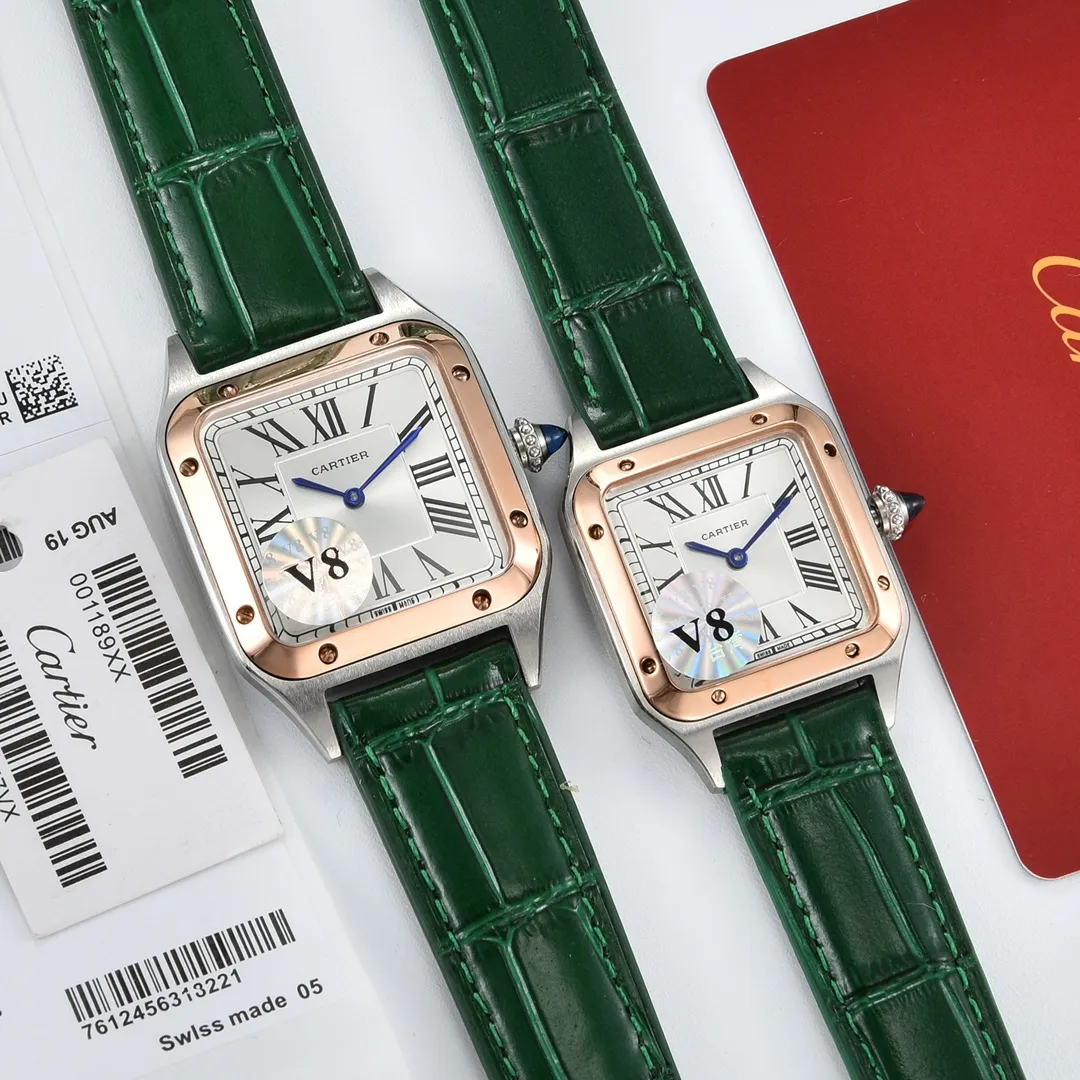 [High-end replica] 💰1120 yuan each! Cartier Santos ultra-thin Dumont series watches, matching watches for couples, unisex models 👫 The workmanship quality of the Taiwan factory is outstanding! Deeply waterproof 👍 Case: 316L stainless steel 3-piece case Glass: Sapphire 💎 crystal mirror Movement: Swiss imported 🇨🇭Swiss quartz Text: Classic Roman numerals, charcoal black, champagne color, sword-shaped blue steel hands Strap: Italian imported first layer 🐂 calfskin strap Buckle: Stainless steel original pin buckle 👍 style buckle Color: dark green blue black gray red Case size: Male (32 mm wide and 43 mm long) Female (28 mm wide and 38 mm long) Thickness: 7 mm.