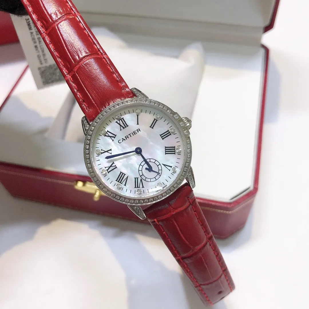 【Foreign trade import】💰1080! The latest high-end jewelry series of watches launched by Cartier has a ring studded with double diamonds that exudes a bright and charming light that cannot be looked at. The classic Roman numeral display reveals a pure French style. The round shell design is in line with the Chinese people's pursuit of "perfection" aesthetics, and we can't help but think of countless beautiful scenes related to the "circle". Size 36mm, sapphire glass mirror, Swiss movement "MX real shot"