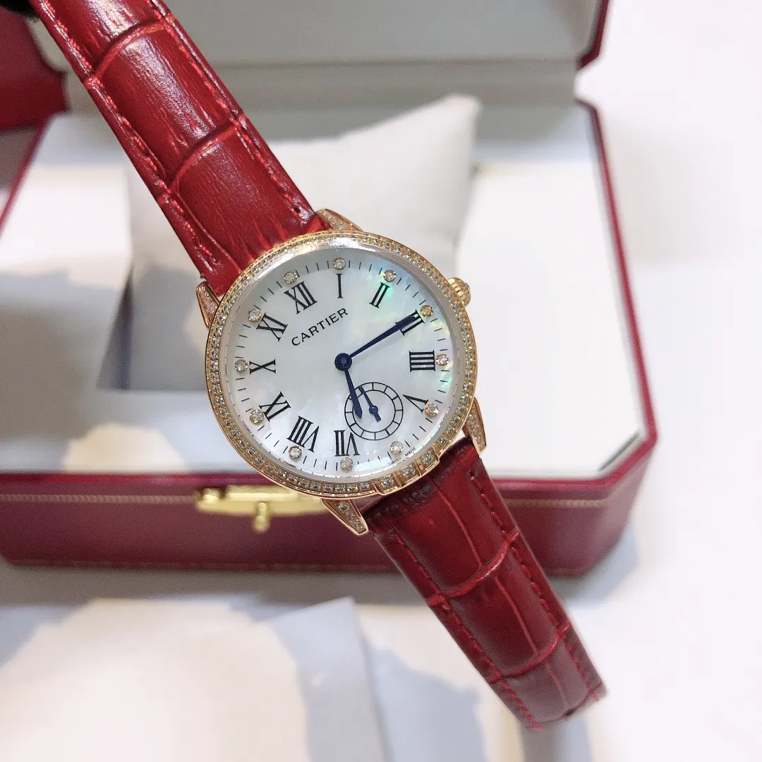 【Foreign trade import】💰1080! The latest high-end jewelry series of watches launched by Cartier has a ring studded with double diamonds that exudes a bright and charming light that cannot be looked at. The classic Roman numeral display reveals a pure French style. The round shell design is in line with the Chinese people's pursuit of "perfection" aesthetics, and we can't help but think of countless beautiful scenes related to the "circle". Size 36mm, sapphire glass mirror, Swiss movement "MX real shot"