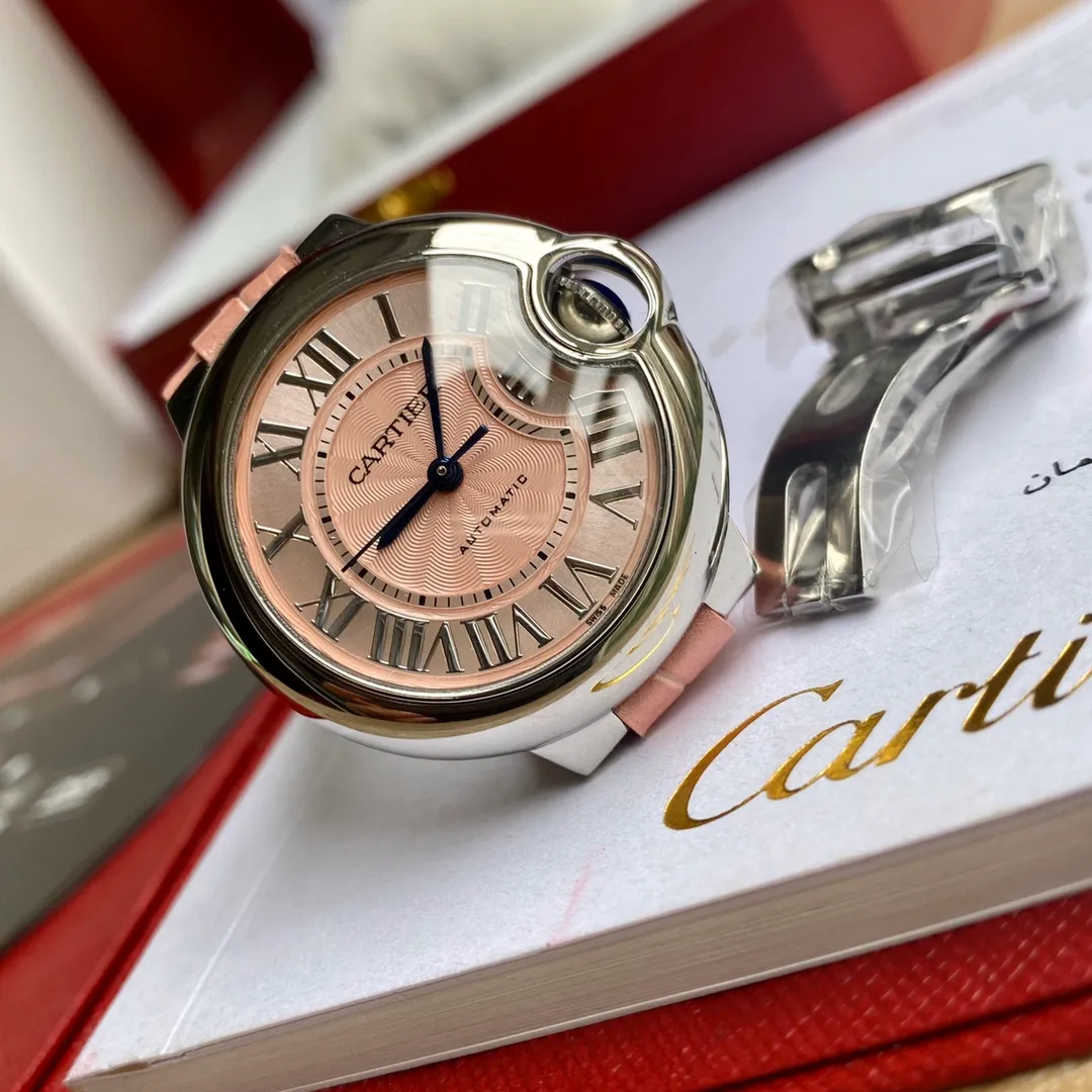 【High-end replica】💰1720! Cartier mechanical blue balloon, 33mm dial, please distinguish this from mechanical, mechanical, mechanical! Swiss imported ETA2671 movement, non-domestic performance ratio! The cost of machinery is many times higher than that of quartz, and the profit is not as good as that of quartz. But out of sentiment, after seeing various versions on the market, I decided to make the best version. It took more than half a year to search for original parts and movements, and I only came up with nearly a hundred of them! The next shipment will have to wait another half a year! The sapphire mirror dial, the deep blue spinel found throughout the factory and the original movement, the American alligator leather strap is the perfect heavyweight piece! So the details can stand up to careful consideration!