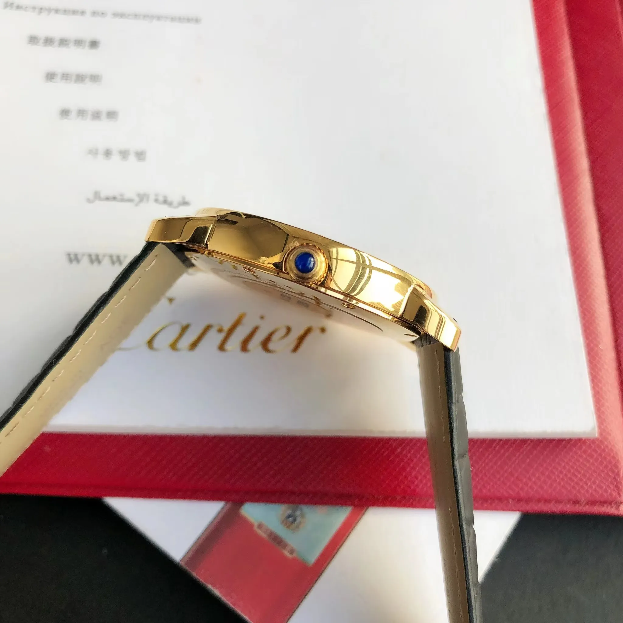 [High-end replica] 💰1120 each! [Taiwan Factory ⌚️London Series] Cartier-CARTIER (V12 upgraded version) classic London series couple watch, original mold opening, diameter: medium 36mm small 29.5mm, crocodile pattern strap, 💯 Swiss quartz movement, details and workmanship are consistent with the original ⚠️Please look for exclusive quality