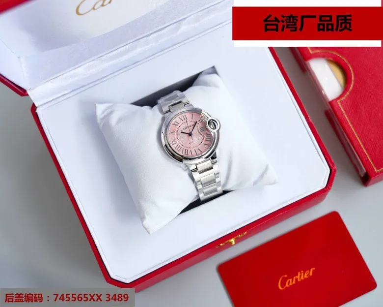 【Top replica】💰1920! Taiwan factory Blue Balloon V12 version, 33, 36 Japan machine, (look for the bottom cover code 745565xx3489), this series of watches is famous for its delicate style and elegant style in the Cartier watchmaking industry. Of course, this watch must have such characteristics. The color of the stainless steel case makes the watch as light as a balloon, and the blue crown seems to have disobediently deviated from the original planned trajectory, like a playful couple. The Roman numerals on the dial look retro and deep, decorated with guilloche patterns and sword-shaped hands. The entire watch gives people a delicate and considerate feel. Isn’t this what couples need? Built-in: Japan's Citizen fully automatic machine, also with Swiss quartz, water drop (fish eye bubble) sapphire glass mirror, highly waterproof, burnt steel blue pointer color, curvature shape of the crown
