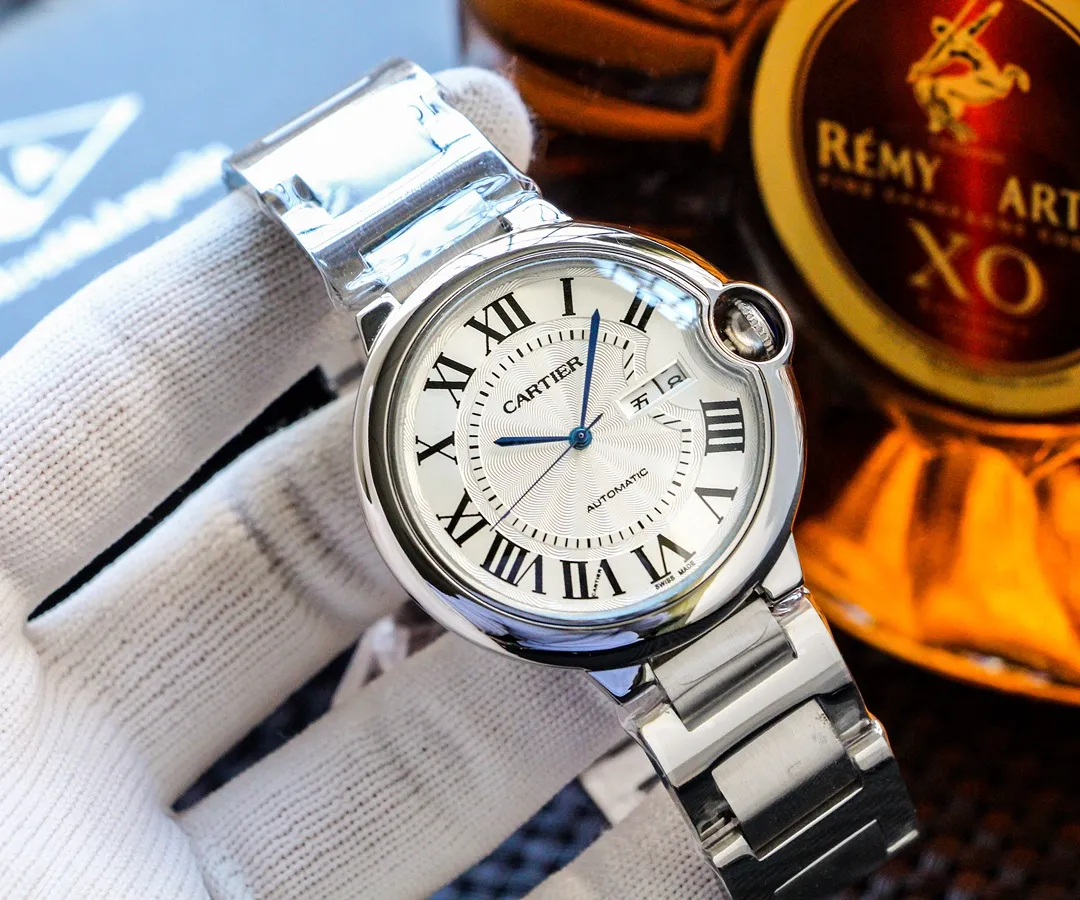 [Foreign trade import] 1280 Cartier-CARTIER Blue Balloon Dual Calendar Type: Men's watch Case: 316 fine steel (excellent workmanship) Strap: Imported calfskin/316 fine steel (two options available) Movement: Imported Japanese Citizen 8215 fully automatic mechanical movement (stable travel time) Material: Advanced reinforced coating mirror Size: Men's diameter 42mm/thickness 13mm