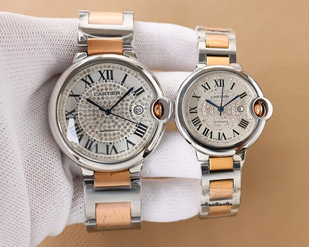 The classic Cartier basket balloon series is shipped with stars! 🎈Couple watch👫, can be equipped with steel belt, crocodile leather, etc., equipped with original imported fully automatic mechanical movement, (zero repair)...Swiss machine quality is 100% super waterproof, using 316 stainless steel case, sapphire mirror, PVC vacuum plating that does not fade💪beautiful gloss, high-end atmosphere, durable and comfortable! The diameter is 42mm for men and 33mm for women. Welcome to forward and order! [Love][Fist][Fist][Handshake][Handshake