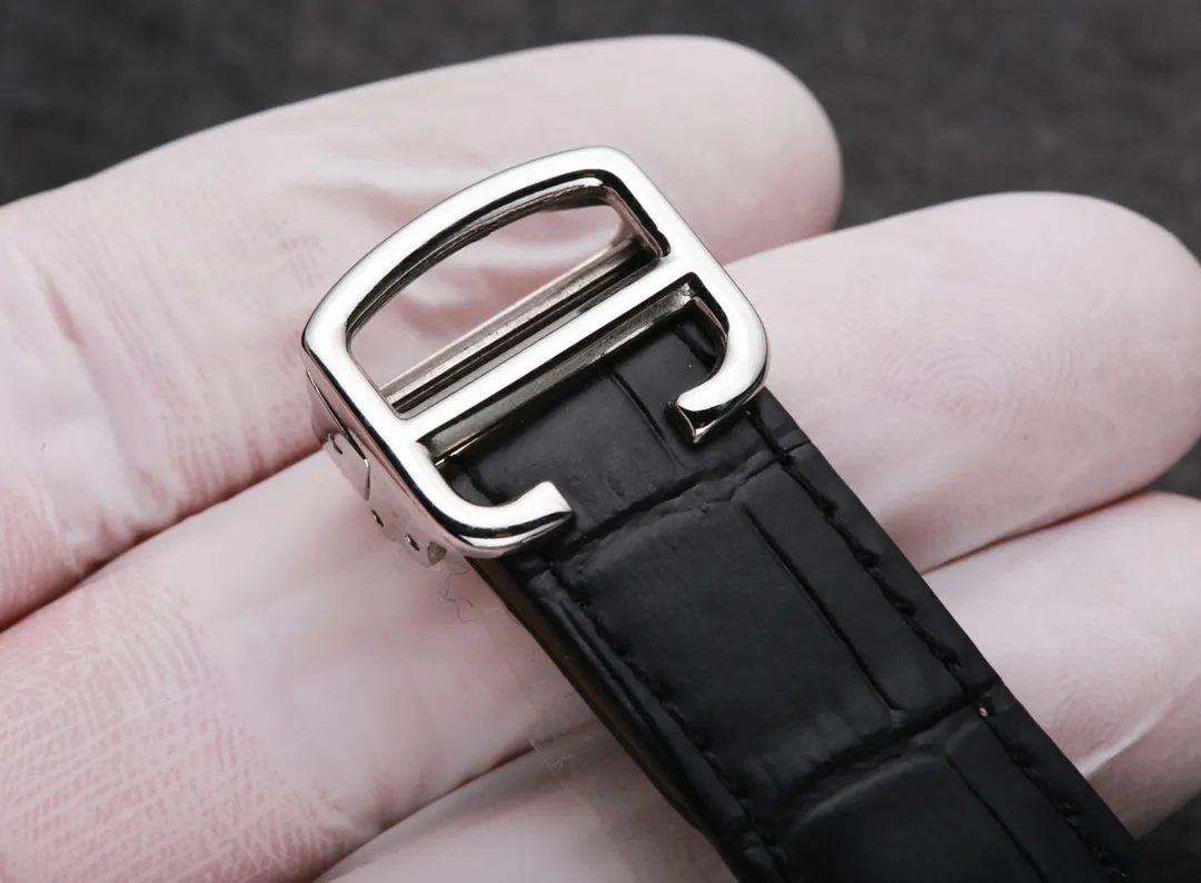 【High-end replica】💰1300! Other qualities 💰Private chat! Cartier ⌚️CARTIER Tank Series Men's Mechanical Watch 💯 Brand new Citizen 8215 automatic mechanical movement, accurate travel time, 🅾️reworked 💯 316L stainless steel case with imitation machine workmanship, case size 31*41 💯 Anti-scratch sapphire glass mirror 💯 Crocodile pattern cowhide or frosted cowhide strap optional, with original folding buckle! Welcome to reprint! (Focus on original new machines) Don’t forget the original intention ~, JH...!