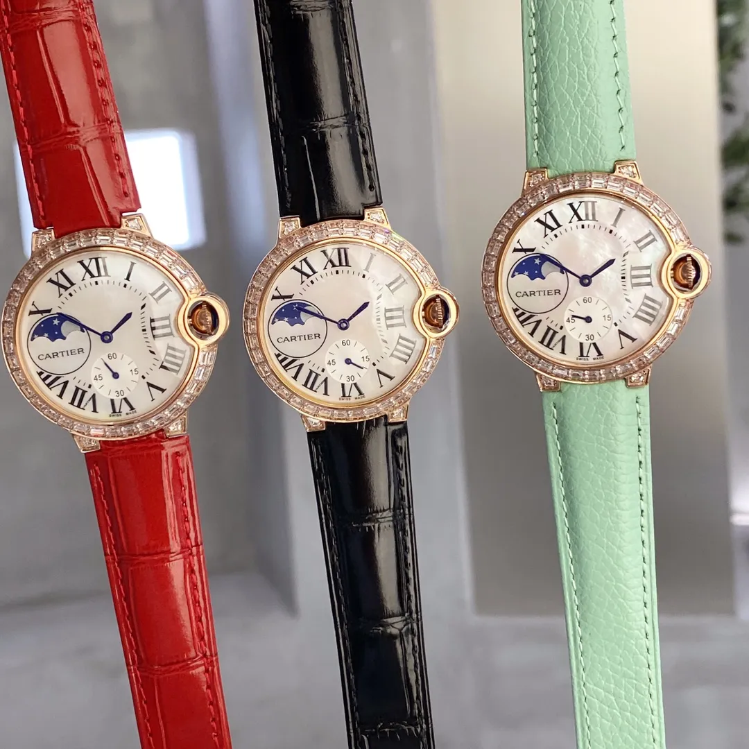 【Purchasing quality】💰1360! Cartier women's watch new Ballon Blanc De Cariter women's watch square diamond series, square diamond is one of the many cutting shapes of diamonds and is a special-shaped diamond. The English name for square diamonds is princess. In English, princess means princess, so square diamonds are also called princess square diamonds.       It is said that the King of Belgium specially created a unique and mysterious square diamond for his beloved daughter when she got married. This is the princess-cut diamond that is popular in Europe. Princess-cut diamonds are the most popular among fancy-shaped diamonds. The four sharp edges on the surface symbolize love, love, cherishment, and love respectively. The twinkling light symbolizes the flame of happiness. The watch set with princess diamonds is full of love. The size is 36mm~