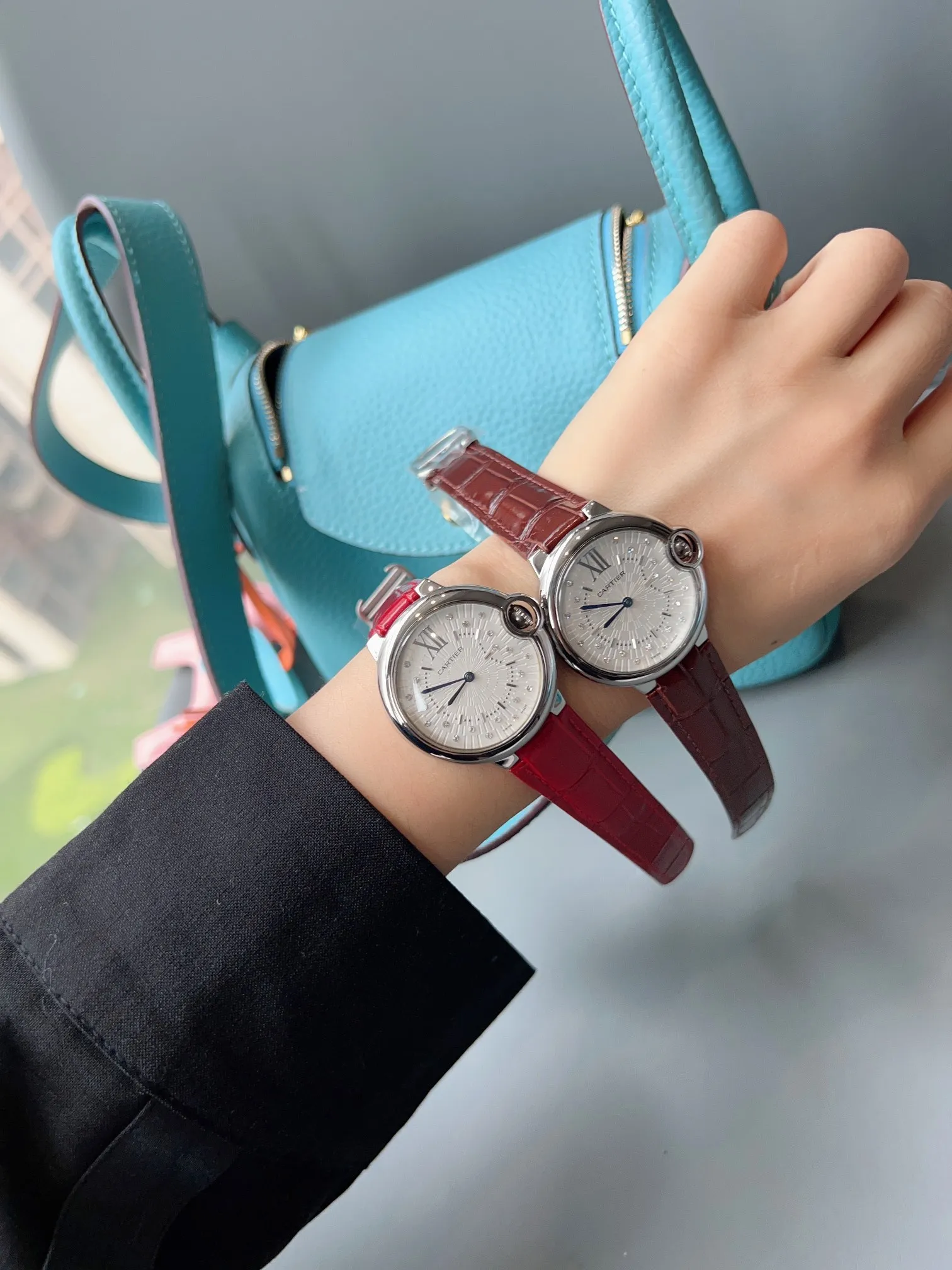 [High-end replica] 💰960 yuan each! The new Cartier Blue Balloon ✔️The most popular color, a perfect healing color/very elegant color, the pebbled leather has just the right saturation, the delicate sheepskin is super soft and comfortable to wear. The key is the super white color❗️ Cartier Blue Balloon is inlaid with diamonds💎Gold is luxurious and noble. The real thing is super beautiful💋Swiss quartz size 36mm. Highly recommended to buy [Wow]