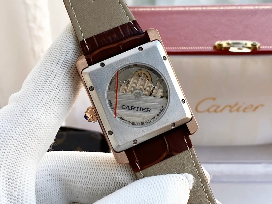 【Foreign trade import】💰1160! Cartier - Cartler🎉Tank Series Men's Watch Fully Automatic Mechanical Movement 316 Stainless Steel Case Mineral Glass Mirror Imported Calf Leather Strap Diameter 40mm Thickness 12mm The men's spirit represented by this watch: integrity, perseverance, fearlessness and loyalty to oneself. Whether it is a formal occasion or a daily outing, wearing it on the wrist shows your chic and gentlemanly style!