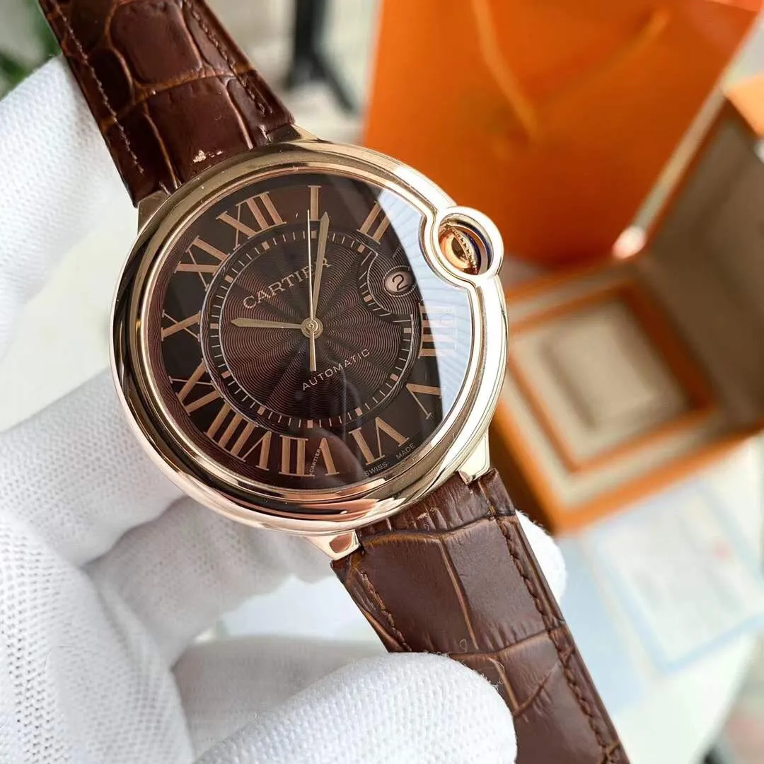 【Top replica】💰2800! CARTIER Cartier Blue Balloon, men's size ~ 42mm, the same shell and strap at the counter, and even every accessory can be interchanged with the genuine product, fully automatic mechanical movement, consistent with the counter, each piece has an independent identification number, double-shaped sapphire crystal fish-eye glass, high-definition sun pattern silver-plated panel, burnt steel blue needle quenched at 1600 degrees Celsius, drum-shaped head gems are fully penetrated by blue light, and are truly perfect in every detail!