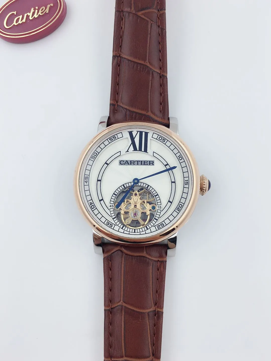 【Foreign Trade Import】💰1240 each! Cartier men's mechanical business casual watch. The enlarged Roman numeral design at 12 o'clock allows people to read the time from a different angle. The exquisite lin pattern dial design contains the most essential and profound charm of men. The stylish hollow dial design allows a clear view of the movement of the movement. The back-through design fully demonstrates the movement of the gears. It records the rhythm of life on the wrist and quietly listens to the pulse of the soul.