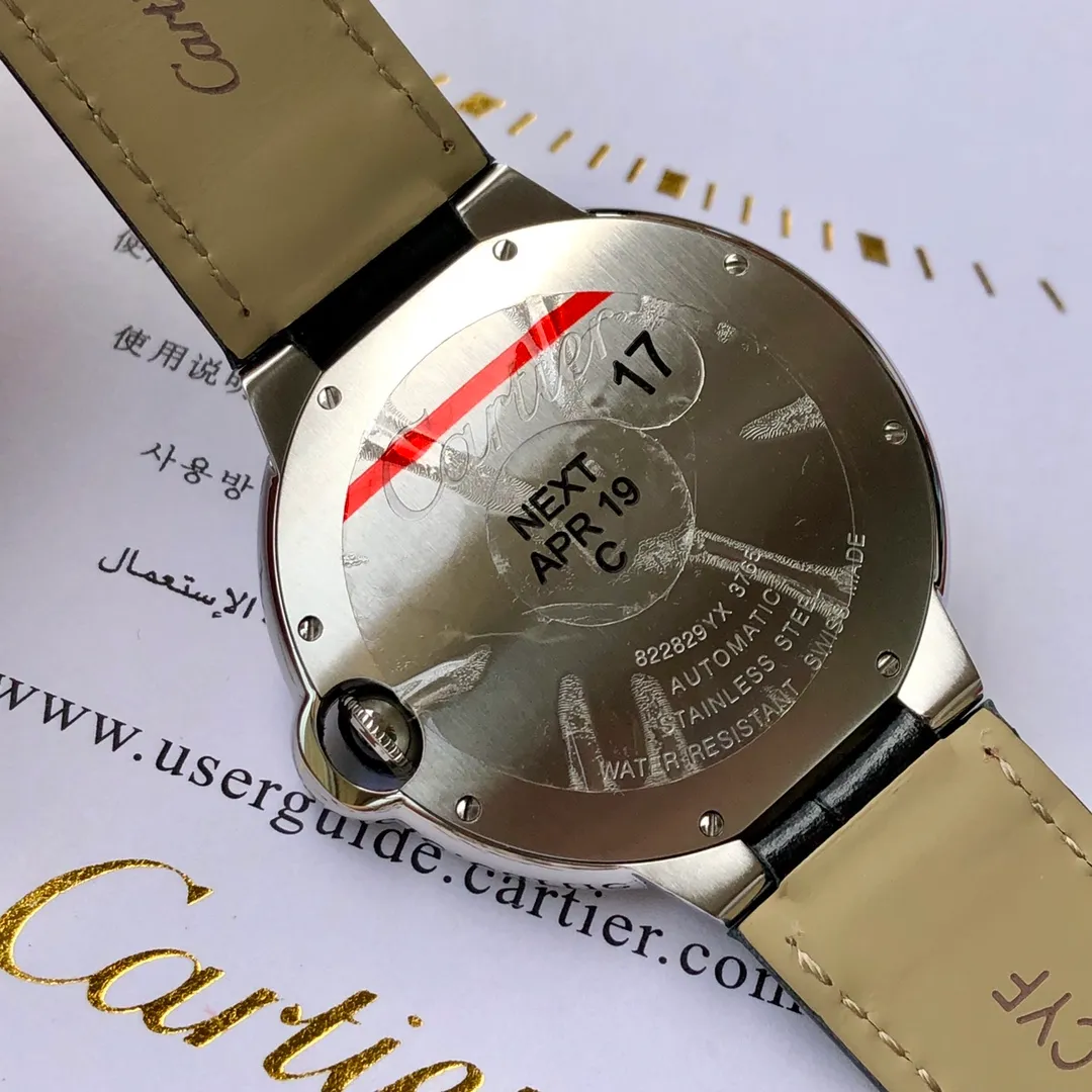 【Top replica】💰2800! CARTIER Cartier Blue Balloon, men's size ~ 42mm, the same shell and strap at the counter, and even every accessory can be interchanged with the genuine product, fully automatic mechanical movement, consistent with the counter, each piece has an independent identification number, double-shaped sapphire crystal fish-eye glass, high-definition sun pattern silver-plated panel, burnt steel blue needle quenched at 1600 degrees Celsius, drum-shaped head gems are fully penetrated by blue light, and are truly perfect in every detail!