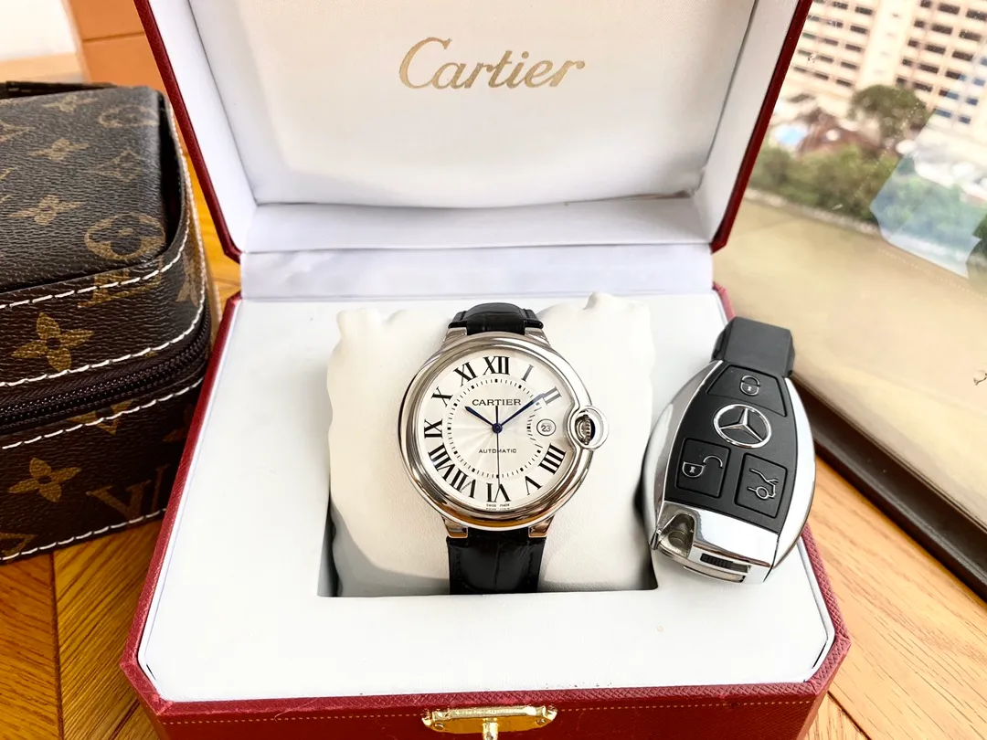【High-end replica】💰1080! Cartier Blue Balloon Men's Watch Imported fully automatic Citizen 8215 mechanical movement 316 stainless steel case High-definition mineral mirror Diameter 42mm Thickness 11mm The men's spirit represented by this watch Whether it is a formal occasion or daily outing, worn on the wrist, it shows the chic and gentlemanly style.