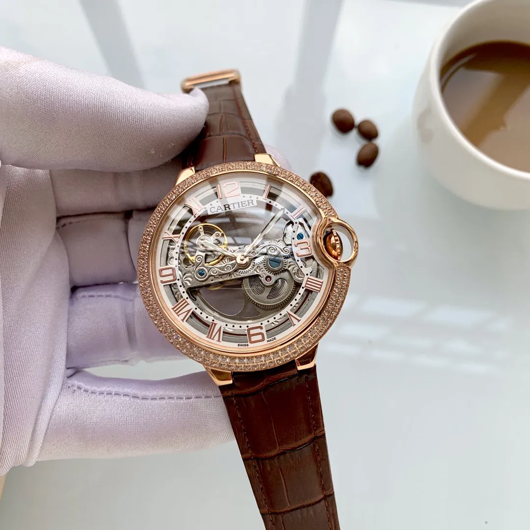 [Foreign trade import] 💰1520 Cartier (Exquisite and wise work) best design [福] [Type] Exquisite men's watch (more excellent) real man [福] (legendary sales) [Strap] Use genuine cowhide leather strap (more comfortable) and deeply loved [福] [Movement] Super top mechanical movement (more stable) Perpetual permanent [福] [Material] Mineral super strong mirror (more wear-resistant) super thick feeling [福] Smart style [Fu] Atmospheric design [Fu] Return of the King [Fu] [Size] 43mm in diameter and 12mm thick Smart launch! Welcome to reprint [post] [post]