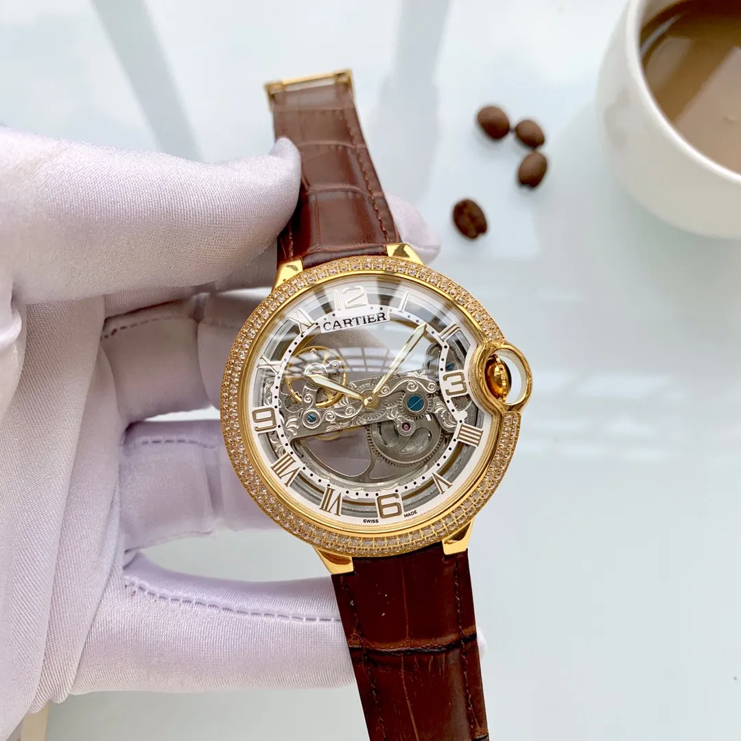 [Foreign trade import] 💰1520 Cartier (Exquisite and wise work) best design [福] [Type] Exquisite men's watch (more excellent) real man [福] (legendary sales) [Strap] Use genuine cowhide leather strap (more comfortable) and deeply loved [福] [Movement] Super top mechanical movement (more stable) Perpetual permanent [福] [Material] Mineral super strong mirror (more wear-resistant) super thick feeling [福] Smart style [Fu] Atmospheric design [Fu] Return of the King [Fu] [Size] 43mm in diameter and 12mm thick Smart launch! Welcome to reprint [post] [post]