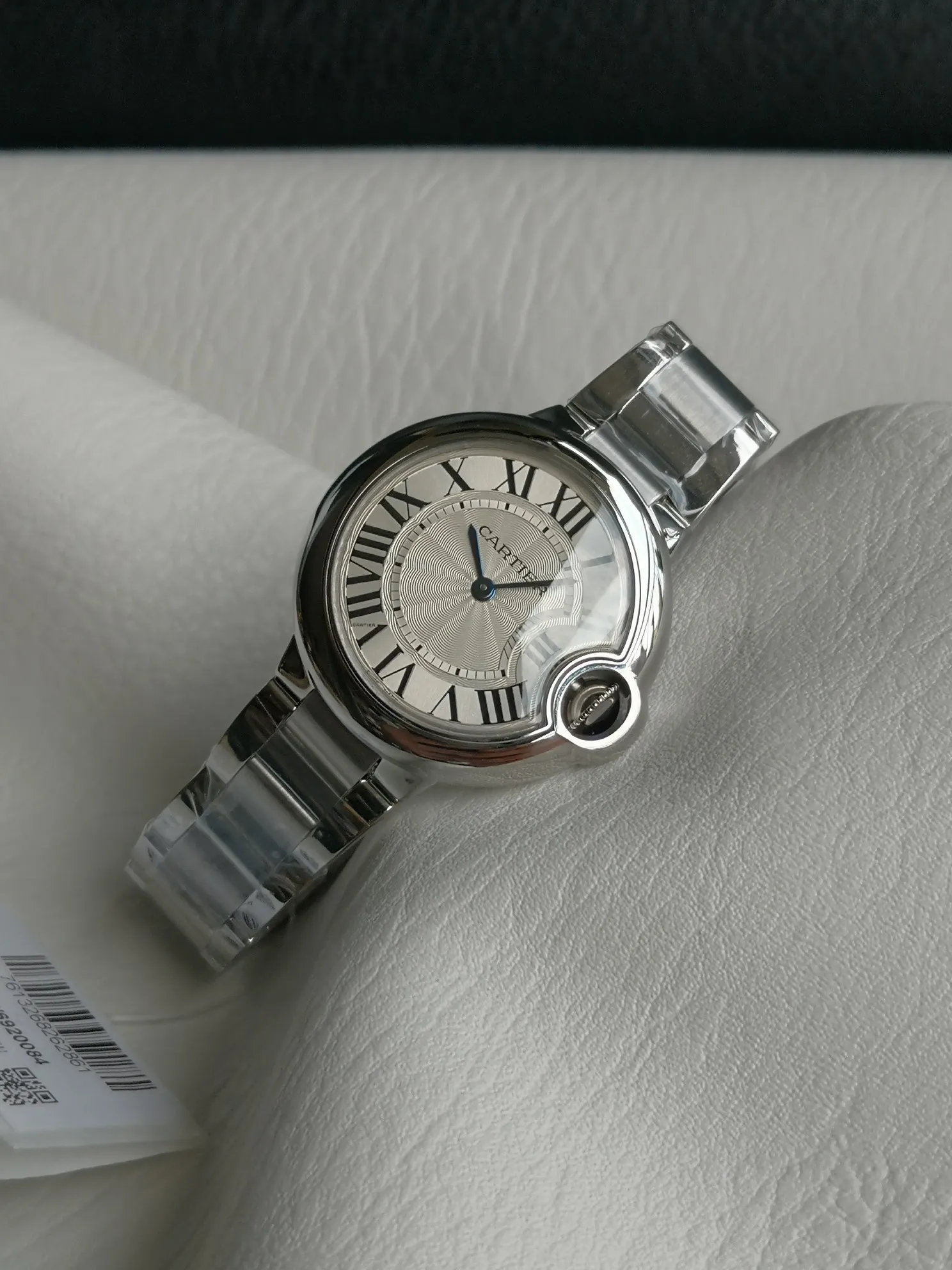 【High-end replica】💰1120! Taiwan factory 💰1720! Top replica 💰Private chat! Cartier Blue Balloon series watch (guilloché dial, sword-shaped blue steel hands, quartz, 33mm), pays tribute to the retrograde, God bless the world! This picture was taken as a top-notch replica!