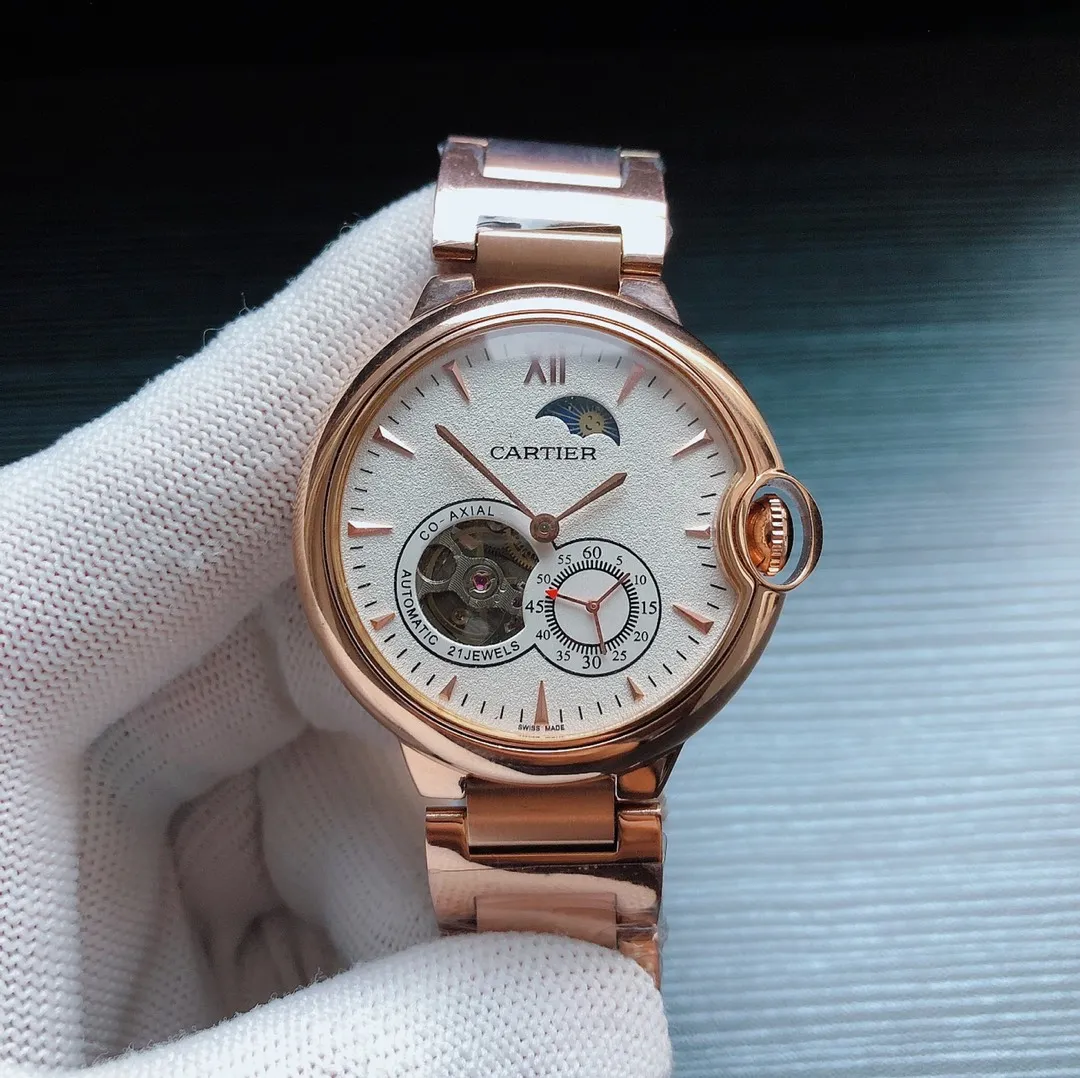 [Foreign trade import] 💰1320 Cartier - Cartier 🎮A26 type men's watch Fully automatic mechanical movement [Material] 316L stainless steel case [Mirror] Mineral strengthened glass mirror [Leather] 🎮Genuine leather strap/steel strap (optional) [Size] Diameter 43mm Thickness 12mm [Features] New hollow moon phase mechanical men's watch, new design, personalized choice! 🎮Exquisitely recommended men’s mechanical watches, carefully created for you with ultra-realistic photo shoots