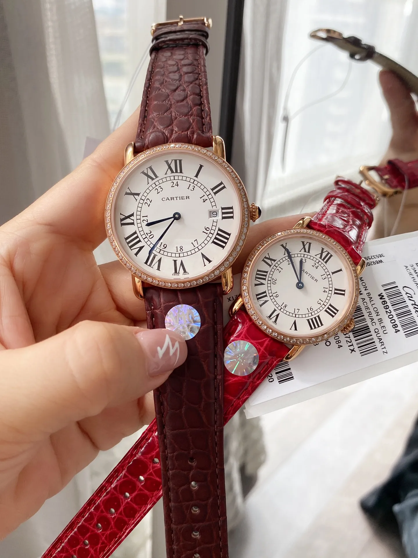 【Foreign Trade Import】💰1440 each! The highest version of the original model in the Cartier market, the Cartier London series couple watch! Diameter: 40mm for men, 29.5mm for small! Double sapphire glass (not other versions of flat glass). Made with genuine American crocodile leather and equipped with original Swiss Ronda quartz movement! Flash sale of all versions on the market, V10 is an ingenious work from the Taiwanese factory, it’s worth owning.