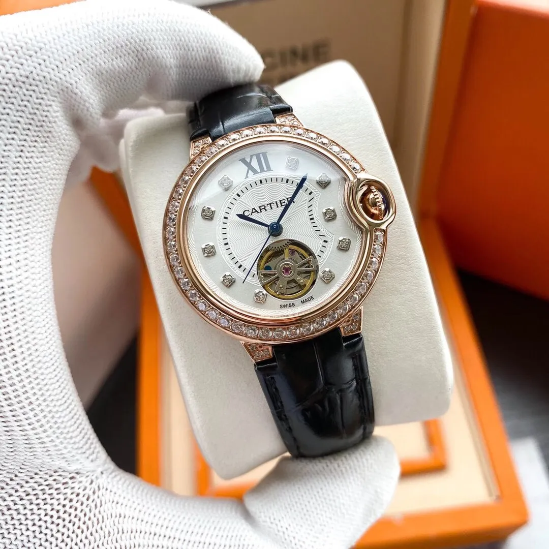 【Foreign Trade Import】💰1520! The Cartier Blue Balloon series and tourbillon mechanical women's watches are now on the market, exuding fashionable beauty. The operation of the movement flywheel is clear at a glance, showing nobility and luxury. Paired with imported Italian calfskin, it perfectly blends classicity and innovation. The diameter is 36mm wide and the thickness is 11mm🔥The top products are constantly produced🔥