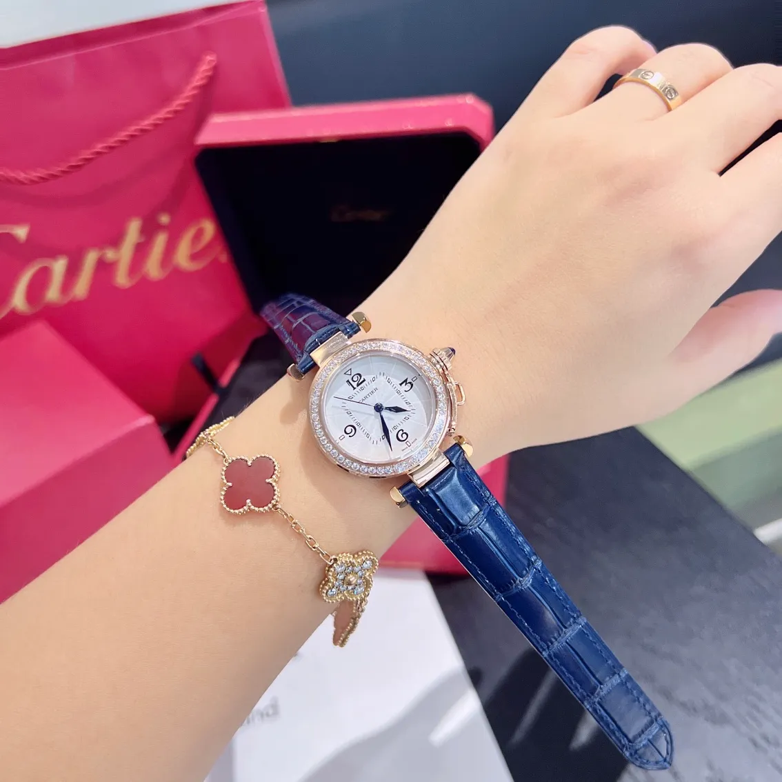 【High-end replica】💰1300! PASHADECARTIER Cartier Pasha series of watches, with a circle within a square, 35mm model, imported Swiss quartz movement, 316L stainless steel case, Italian calfskin strap, hardened steel blue luminous hands, very suitable for every woman!