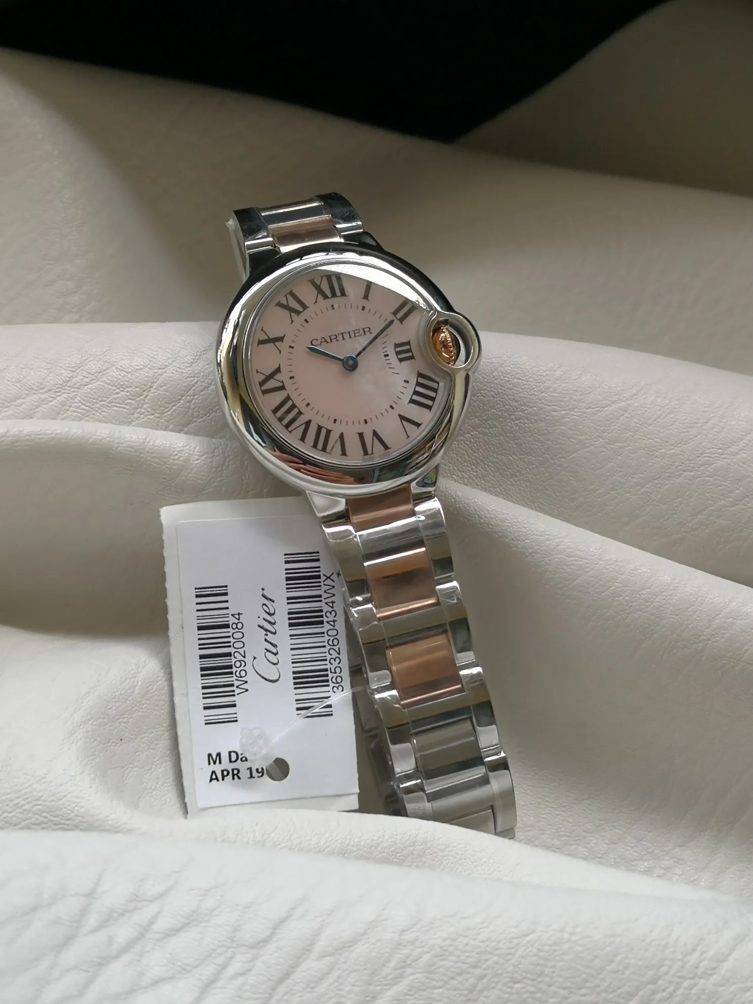 【High-end replica】💰1160! Taiwan factory 💰1760! Top replica 💰Private chat! Cartier Blue Balloon series watch (guilloché dial, sword-shaped blue steel hands, quartz, 33mm), pays tribute to the retrograde, God bless the world! This picture was taken as a top-notch replica!