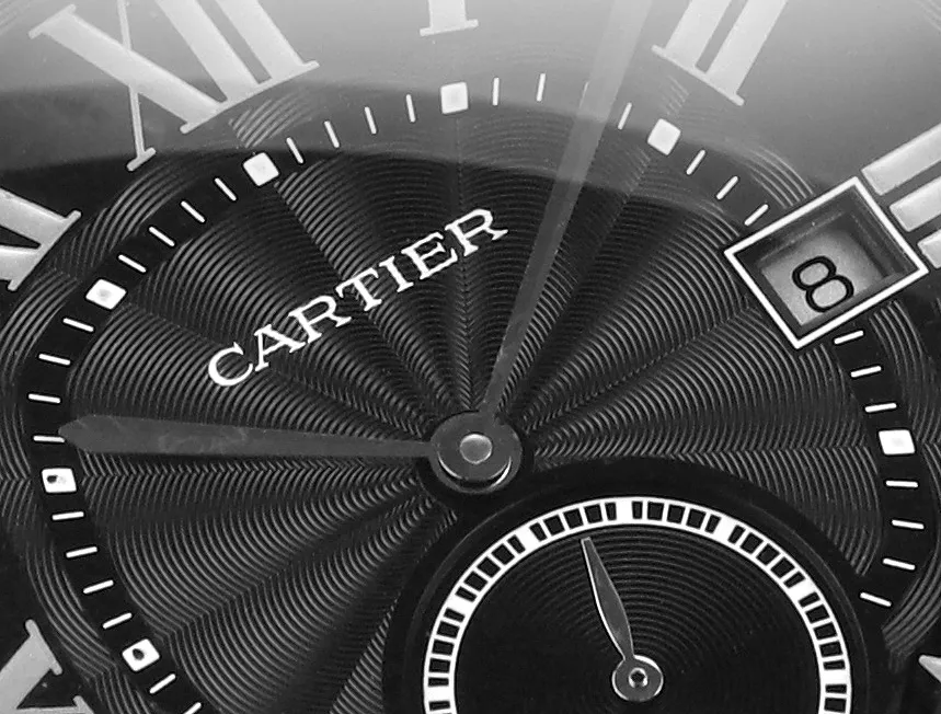 TW's new product is grandly launched [unparalleled, upright and elegant] TW's new product - Cartier Drive de Cartier series watches. The elegant and solemn pillow-shaped design combined with neat and generous line layout shows the masculine and unyielding charm of men. [Case] ​​Watch data 40mmX41mmX12mm (the thinnest on the market). The unique pillow-shaped case is top-notch in workmanship, and the clear and full arc lines are reproduced in place. TW strives for excellence to restore the experience closest to the original version for our watch friends. [Technical breakthrough] Seagull movement is used to modify the original Cal.1904-PS MC movement. The automatic rotor and large and small splints are all rhodium-plated. The position of the balance wheel is consistent with the original product, and the simulation is close to that of the counter. [Wonderful details] 1. The original mold is purchased exclusively in the market 2. The quenched blue steel hands are full and three-dimensional 3. The classic button lock pattern on the dial is delicate and coordinated 4. The 12 Roman logos are superimposed and printed, resulting in a round and neat effect. Calm and restrained, with superb craftsmanship, produced by TW, it adds a unique touch to your wrist.