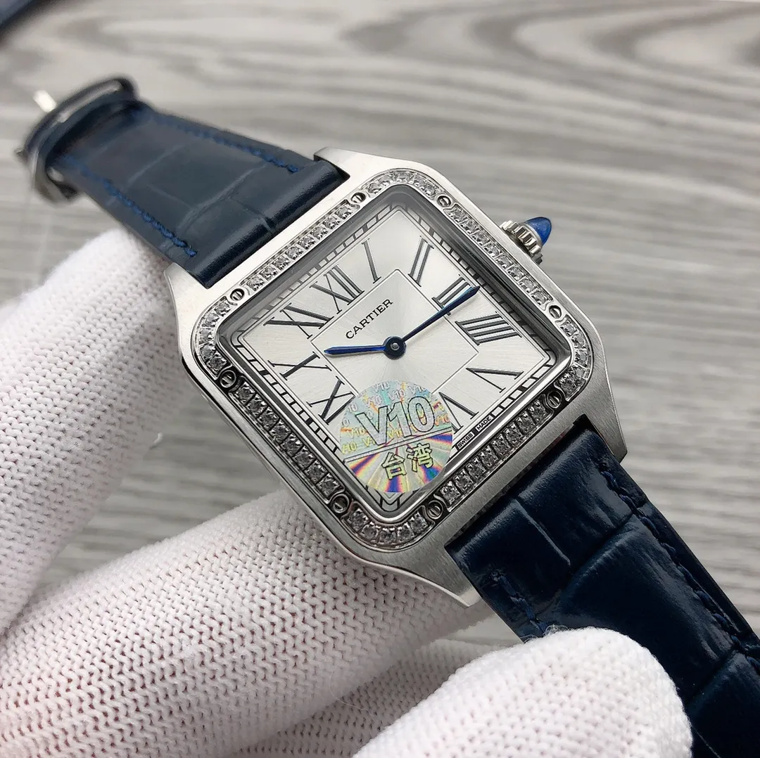 【Foreign Trade Import】💰1360 each! V10 Taiwan Factory [2020 latest masterpiece] Cartier K28 watch has many brilliant achievements in history! Among them, the Santos-Dumont series is the most legendary. The 2020 Geneva Watch Fair launched the new Santos-Dumont men's and women's watches. The design of the new series is in line with the Santos family, simple and pure!                     F1 Factory is currently the only one on the entire network to purchase men's and women's original Swiss watches (men's: 46*35mm, thickness 7.3, 43.5*31.4mm, thickness 7.3mm, women's: 38*27.5mm, thickness 7.3mm, depth waterproof, please look at the detailed picture of V10, it is not a common product in the market)