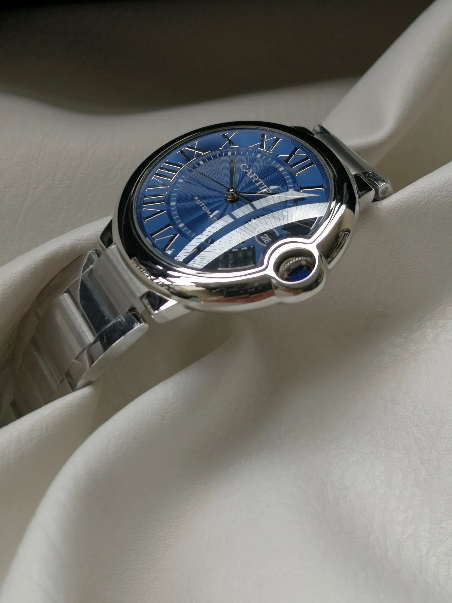 【High-end replica】💰1080! Top replica 💰Private chat! Cartier Blue Balloon series watch (guilloché dial, 2824-2 fully automatic machine, 42 mm), pays tribute to the retrograde, God bless the world! This picture was taken as a top-notch replica!
