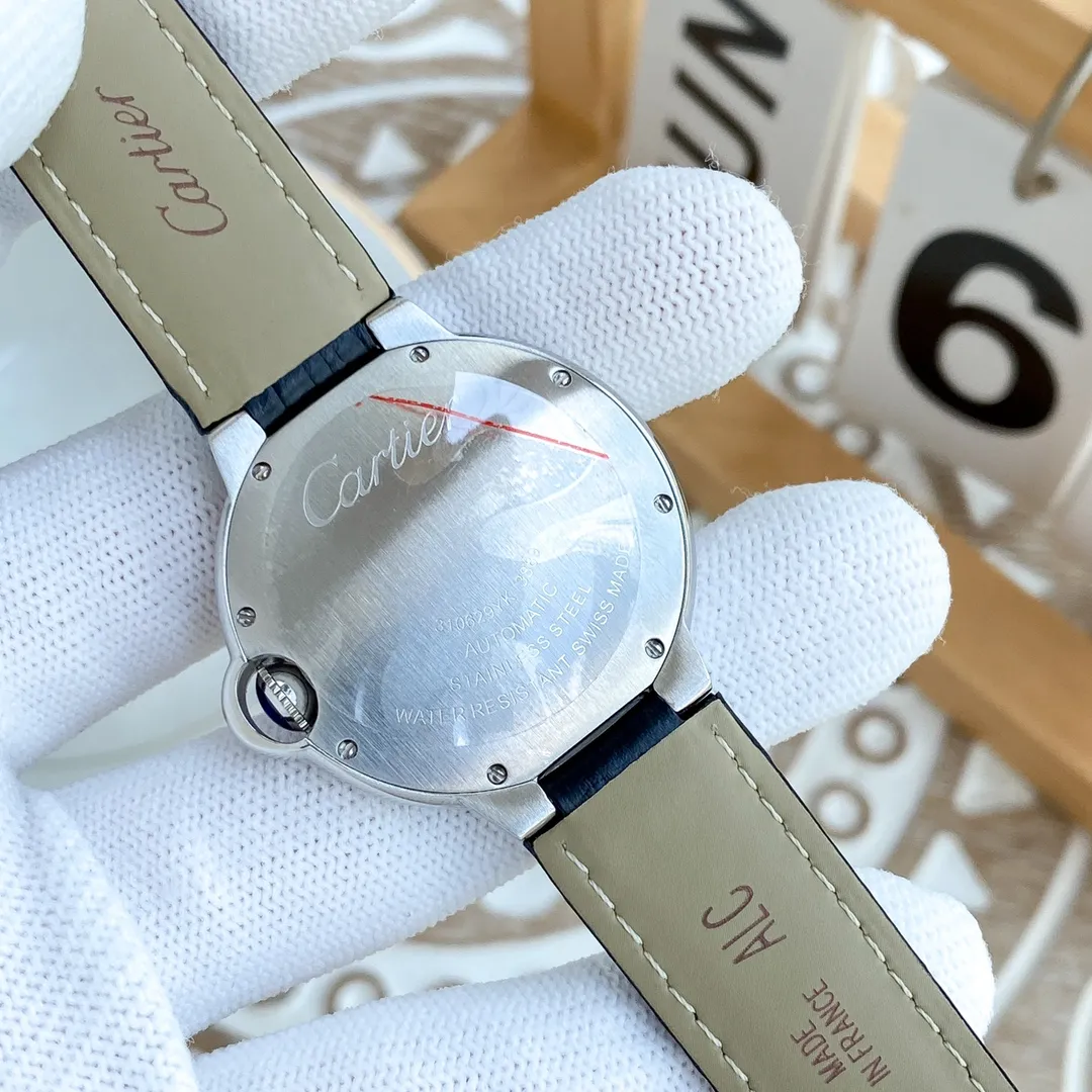 【Foreign Trade Import】💰1720! The Cartier Blue Balloon series and tourbillon mechanical women's watches are now on the market, exuding fashionable beauty. The operation of the movement flywheel is clear at a glance, showing nobility and luxury. Paired with imported Italian calfskin, it perfectly blends classicity and innovation. The diameter is 36mm wide and the thickness is 10mm🔥The top quality products are constantly produced🔥