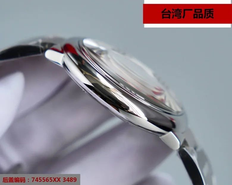 【Top replica】💰1920! [Taiwan Factory Star Series 762 Swiss Quartz Machine] 🌹Cartier Blue Balloon Series, this series of watches is famous for its delicate style and elegant style in the Cartier watchmaking industry. Of course, this watch must have such characteristics. The color of the stainless steel case makes the watch as light as a balloon, and the blue crown seems to have disobediently deviated from the original planned trajectory, like a playful couple. The Roman numerals on the dial look retro and deep, decorated with guilloche patterns and sword-shaped hands. The entire watch gives people a delicate and considerate feel. Isn’t this what couples need? Water drop (fish eye bubble) sapphire glass mirror, highly waterproof, burnt steel blue pointer color, head curvature🎈