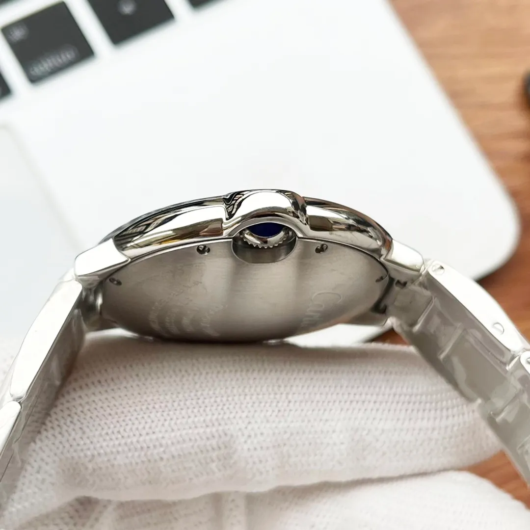 [High-end replica] 💰1720 each! Three sizes in one produced by Taiwan factory, size 33mm 36mm 42mm, Cartier Blue Balloon series: the latest quartz watch for couples, three-hand moon phase and star display, double sapphire glass mirror, 316 stainless steel case, steel blue sword-shaped hands, water drop fisheye effect sapphire mirror 3 o'clock glass opening🈷️Tooth reflection, Italian imported cowhide, 316 original steel belt, size 33mm 36mm42mm (bottom cover coded warranty card and hangtag three codes in one) individually packaged, Xiaohongshu recommends best-selling models, Douyin live broadcast popular models come to Long