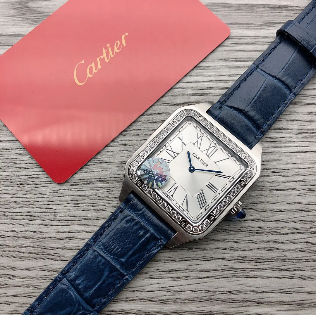 【Foreign trade import】💰1360! V10 Taiwan Factory [2020 latest masterpiece] Cartier K28 watch has many brilliant achievements in history! Among them, the Santos-Dumont series is the most legendary. The 2020 Geneva Watch Fair launched the new Santos-Dumont men's and women's watches. The design of the new series is in line with the Santos family, simple and pure!                     F1 Factory is currently the only one on the entire network to purchase men's and women's original Swiss watches (men's: 46*35mm, thickness 7.3, 43.5*31.4mm, thickness 7.3mm, women's: 38*27.5mm, thickness 7.3mm, depth waterproof, please look at the detailed picture of V10, it is not a common product in the market)