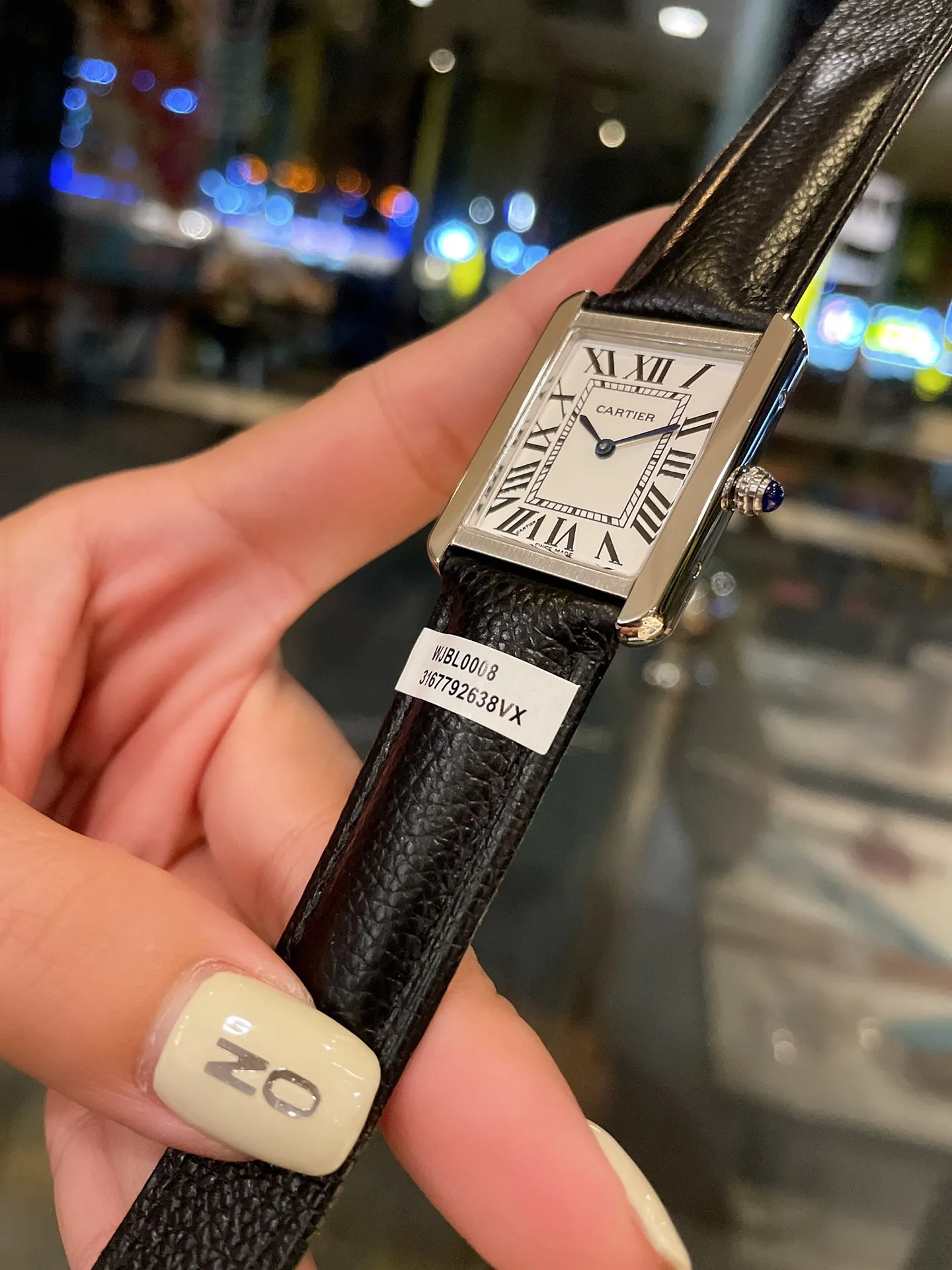 [High-end replica] 💰1120 each! Cartier tank series retro watch TANK tank series! The lettering adopts three-dimensional protrusion, 316L stainless steel version, couple watch, imported Swiss movement, three codes in one. Medium size 27MMX34MM, small size 24MMX31MM. The details are polished, the color of the hands, the curvature of the handle, the original pebbled leather belt, the original stainless steel belt, with sticker code, color distribution: white shell, gold shell, rose gold shell, strap colors are complete! Imported Swiss movement, Sapphire TankSolo’s ingenuity is worth owning!