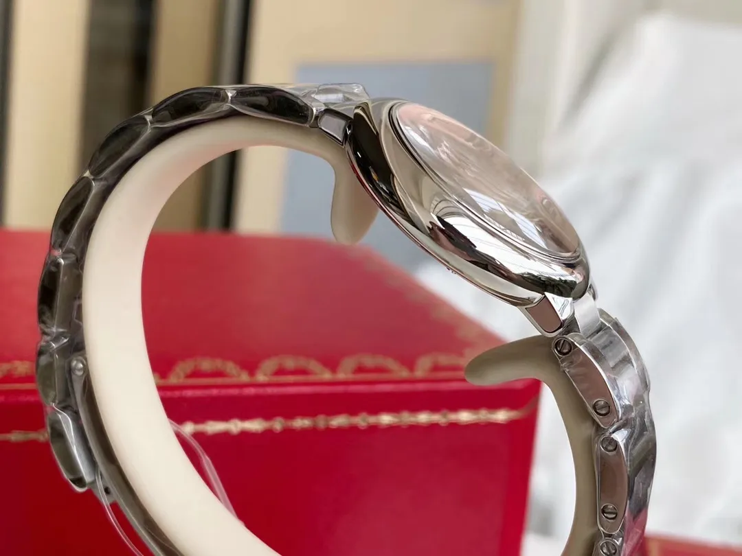 【Access Counter】💰2800! Cartier Cartier Blue Balloon watch 33mm watch, quartz movement. Stainless steel case, fluted crown, set with a cabochon synthetic spinel, silver-plated engraved sunray pattern lacquer dial, set with 11 brilliant-cut round diamonds, total weight 0.05 carats, sword-shaped blue steel hands, sapphire crystal mirror, 316L stainless steel bracelet. Waterproof depth 3 bar (approximately 30 meters) with full counter packaging!