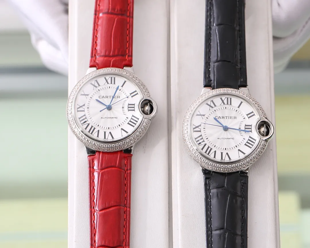 【Foreign Trade Import】💰2320! Cartier - CARTIER🌸🌸🌸Blue Balloon Series Authentic Terminator The Strongest Upgrade Cartier🔥The latest super strongest version is officially launched [Glass Upgrade] This mechanical version uses imported material fish-eye sapphire, which is better than domestic ones in terms of crystal points, transparency and scratch resistance [Case Upgrade] Positive 316L steel Re-adjust the grinding tool, upgrade the details of the bezel, middle case and bottom cover. As well as improving the post-polishing process, the overall fit of the shell and cover is more tacit and seamless, with no dead ends. [Hands upgrade] The latest genuine craftsmanship (quenched and burned steel blue) [Dial upgrade] Improve the literal scale to make it more rounded, and correct the texture of the upper and lower sub-dials in the dial. Completely improves the gloss, making it whiter and more natural, maintaining the same effect as the original. (Size 36) 🔥Female: Pure new Citizen machine imported from Japan [buckle upgrade] Improve the polishing and brushing of the inner details of the watch buckle. I would like to sincerely thank you for correcting the shortcomings of the published version. The mechanical ultimate version belongs to everyone. Keep correcting yourself and live up to expectations! Welcome to reprint!
