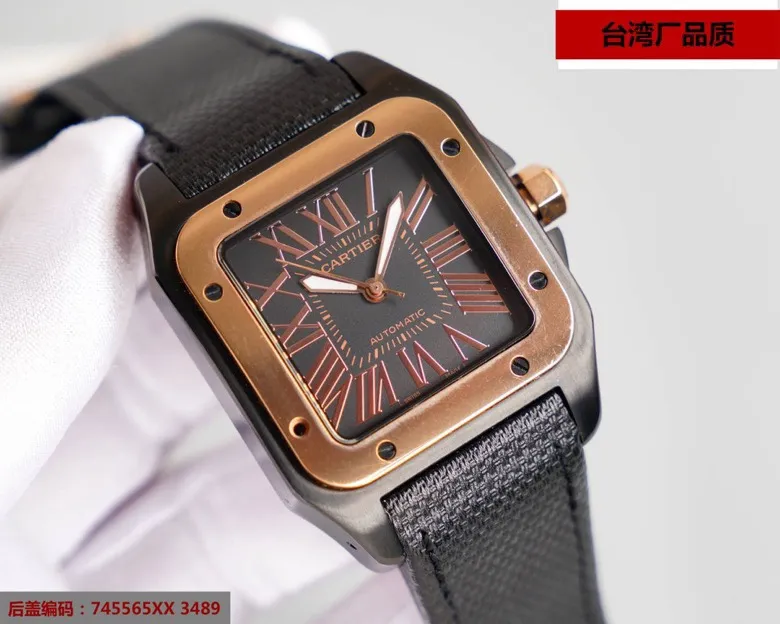 【Top replica】💰3500! It took a year to create the original model of Cartier Santos. It has been continuously improved and improved, and it has finally been shipped‼ ️The Taiwan factory has always been striving for excellence in work style and continuously launched sales champions one after another. The sales volume is miraculous. The imported "tapered" sapphire mirror ➕Taiwan factory exclusive shell case (100% waterproof) Brand: Cartier (men's favorite) Type: Santos series (sales champion) Strap: Genuine cowhide strap Shell case: Used 316L stainless steel to create "water chestnut, curvature, spring sand, stitching", all with the same craftsmanship as the genuine product It cannot be polished to achieve this effect. Mirror: imported "tapered" sapphire glass (never scratched). Movement: top Swiss 7750 mechanical movement (zero repair). Size: diameter 42MM, thickness 11MM. Waterproof ring: all are made of the same color as the original. "Yellow" is not the black of other versions on the market. ⚠️Please look for the exclusive quality.