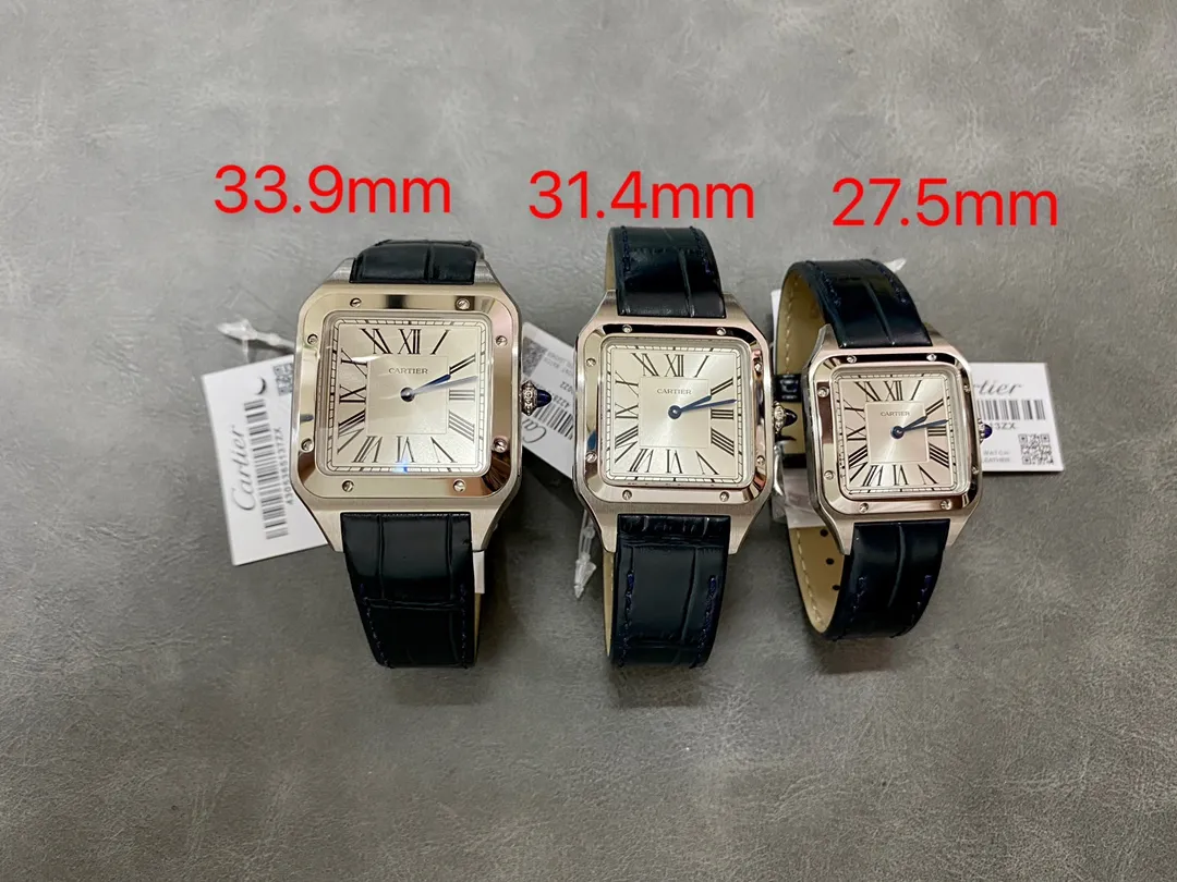【High-end replica】💰1160! 【Taiwan Factory】💰1720! 【Top Replica】💰Private chat! Cartier's classic work, the Cartier Santos. Dumont series, has a smooth silhouette, simple and elegant shape, and is very in line with the trendy taste of contemporary gentlemen. Large watch diameter: 46.6*33.9mm, medium watch diameter: 43.5*31.4mm, small watch diameter: 38*27.5mm; Swiss quartz movement Compared with round watches, square watches have sharp edges and corners The design is particularly unique, and when it comes to classics among square watches, Cartier's Santos is naturally on the list. The Santos watch is not only a model among square watches, but is also considered "the world's first modern watch." The birth of the Santos series of watches is full of legend. At that time, Louis Cartier created a watch that could be worn on the hand for his friend, Brazilian pilot Alberto Santos Dumont, to facilitate checking the time during flight. The first modern wristwatch in history came into being. This watch is made of fine steel. The frosted dial is equipped with sword-shaped blue steel hands and classic Roman numeral time scales. It is classic and durable. The outer ring of the Roman numerals is a track scale, which adds some retro features to the watch dial. There are 8 screws on the bezel, which is very recognizable. The side is brushed and the bezel is polished, making it suitable for both formal wear and casual style. The case has a slight curvature, which fits the wrist perfectly and is very comfortable to wear; the crown is a blue natural spinel, and the Italian calfskin strap matches the blue round gemstone inlaid on the crown, giving the overall look an elegant and refined gentlemanly temperament. The pictures were taken as top replica real shots!