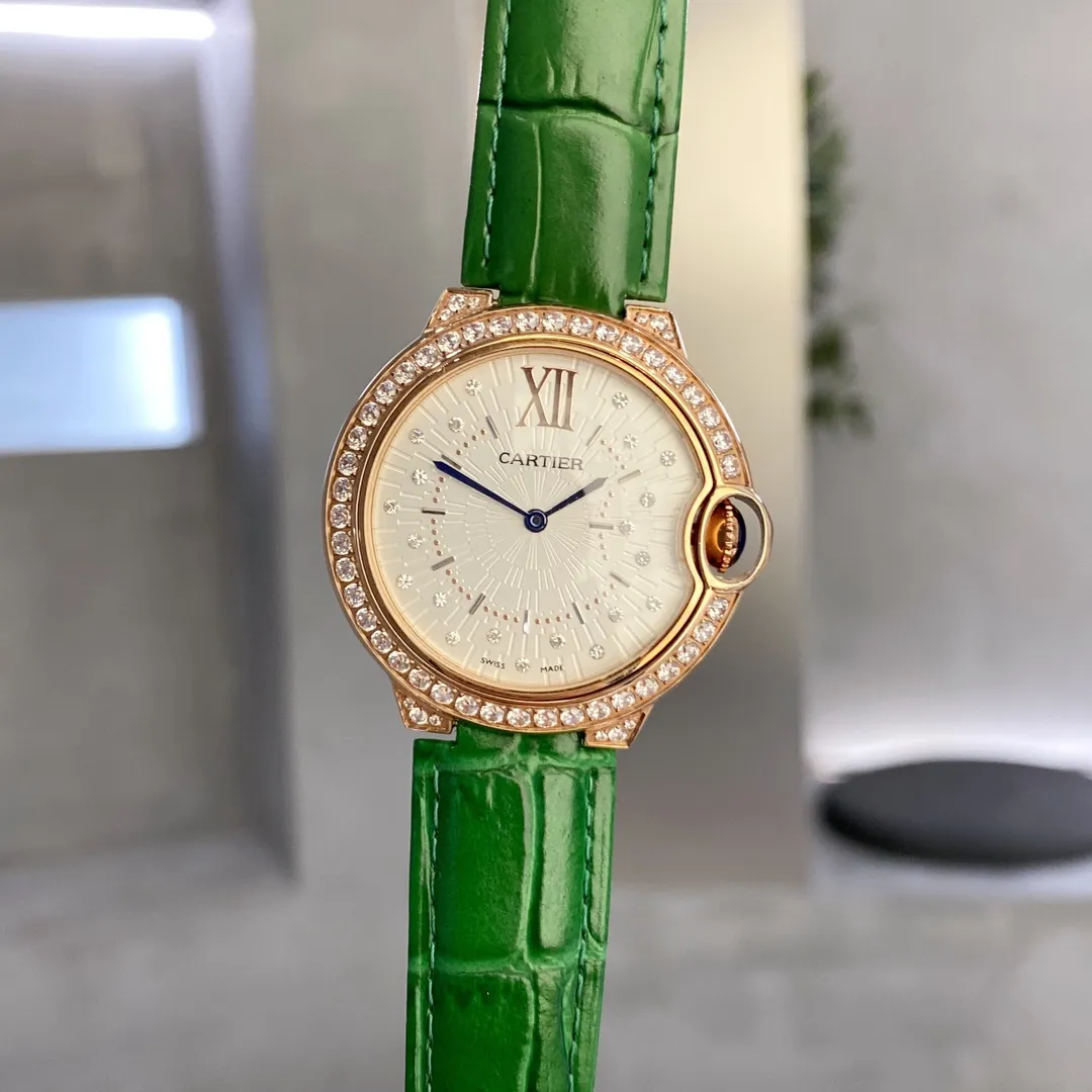 【High-end replica】💰1160! 2022 latest [CARTIER] Cartier Blue Balloon-Ballon Blue De Cartier series🔥hot-selling item, 316L stainless steel case, fancy hand-set diamonds, dial design is like shooting stars🌠scattered on the ground🎆, full of sparkle, imported quartz movement, color is super white, and the beauty and temperament flash by waving your hands🌌Original folding clasp, size: 36mm