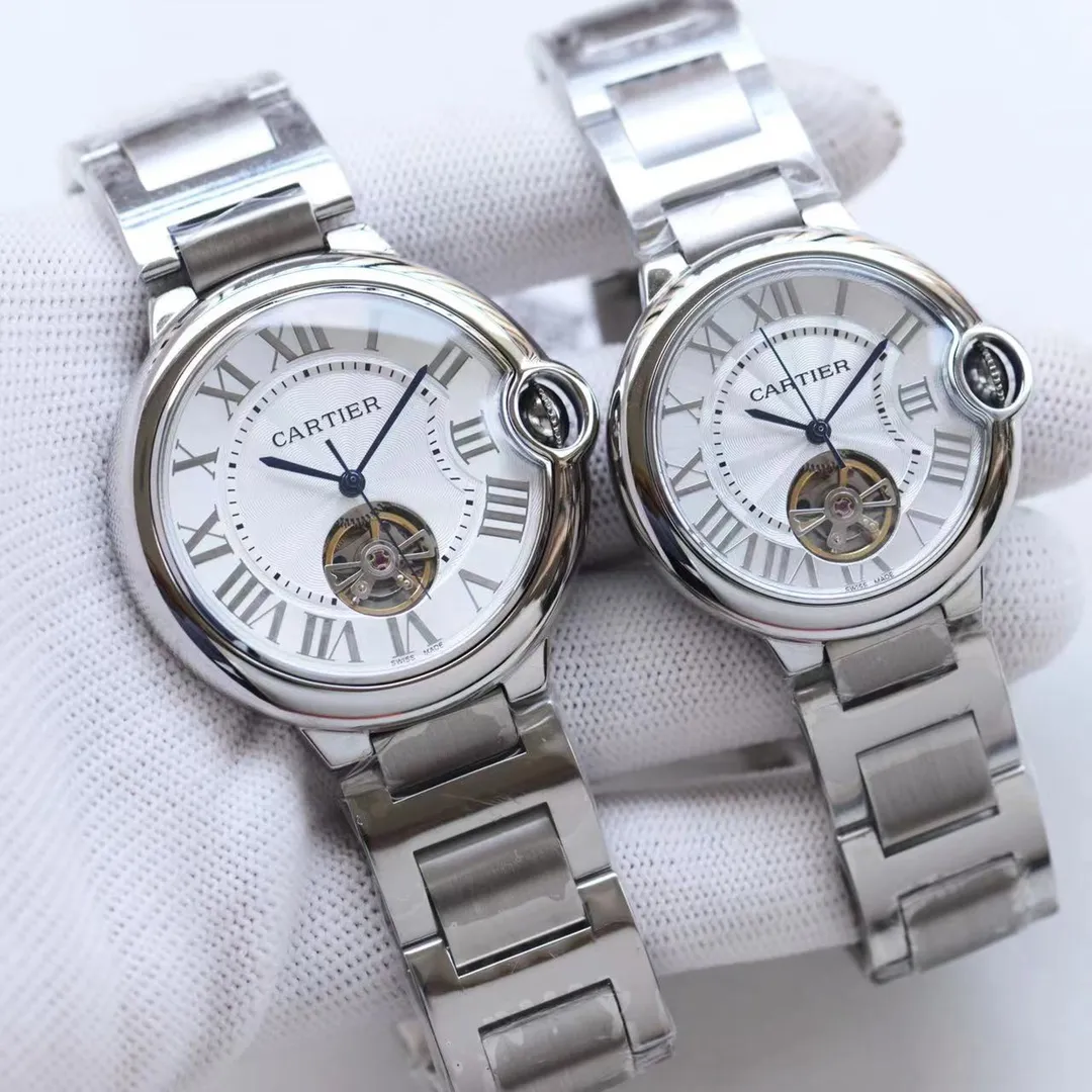 【Top replica】💰2560 each! Cartier's latest watch tourbillon for couples on the entire network: size 42mm36mm Cartier-Cartier Blue Balloon Flywheel Series 🎈 fisheye sapphire mirror) best-selling white Roman nail dial reveals fashionable beauty. The operation of the movement flywheel is clear at a glance, showing nobility and luxury. Water droplets: fish-eye bubble double sapphire mirror) (made of 316 fine steel) (steel blue sword-shaped pointer) 316 steel belt with original buckle type, Italian imported cowhide/316L stainless steel strap that perfectly blends classicity and innovation, please look for exclusive quality