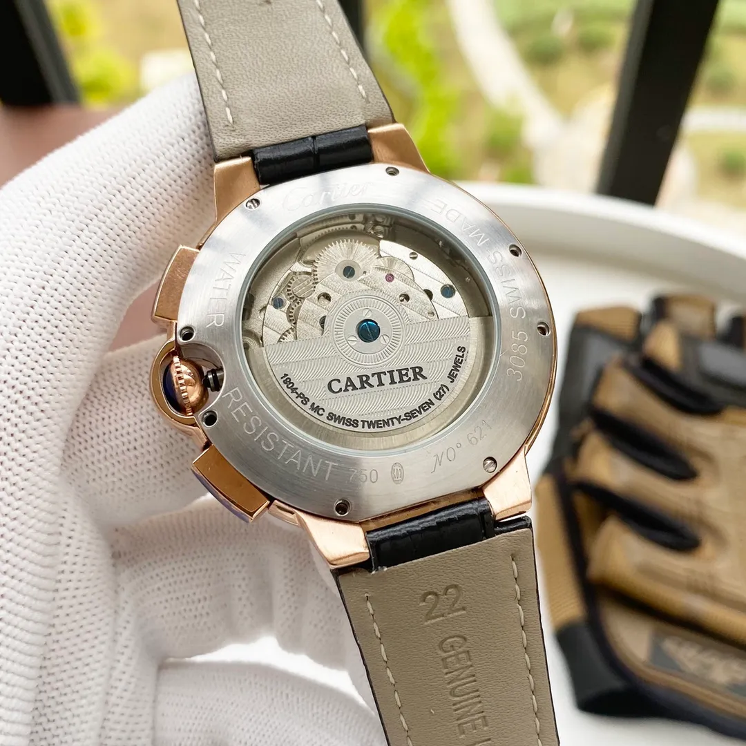 【High-end replica】💰1720! Cartier's premium men's watch features a stunning three-needle hollow flywheel design, exquisite craftsmanship, originality, nobility and gentlemanly style. Using fully automatic mechanical movement, top-grade 316 stainless steel case and strap, mineral super mirror, size 46*13