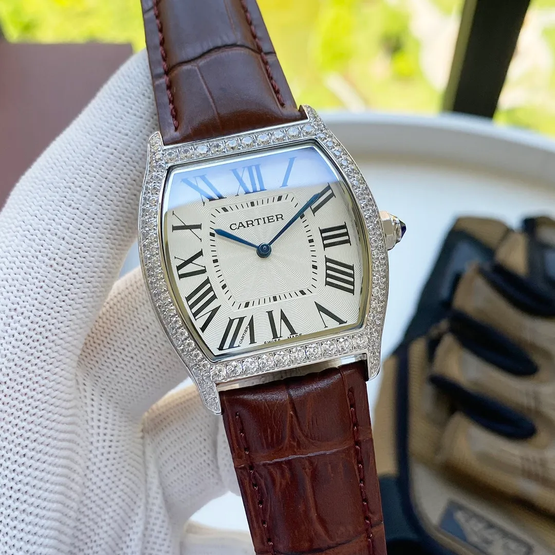 【Foreign Trade Import】💰1440!  Cartier's fine men's watch, classic three-hand calendar design, noble atmosphere, gentlemanly style, excellent quality, hot-selling all over the city. Using fully automatic mechanical movement, top-grade 316 stainless steel case, imported calfskin strap, mineral super mirror, size 42*13